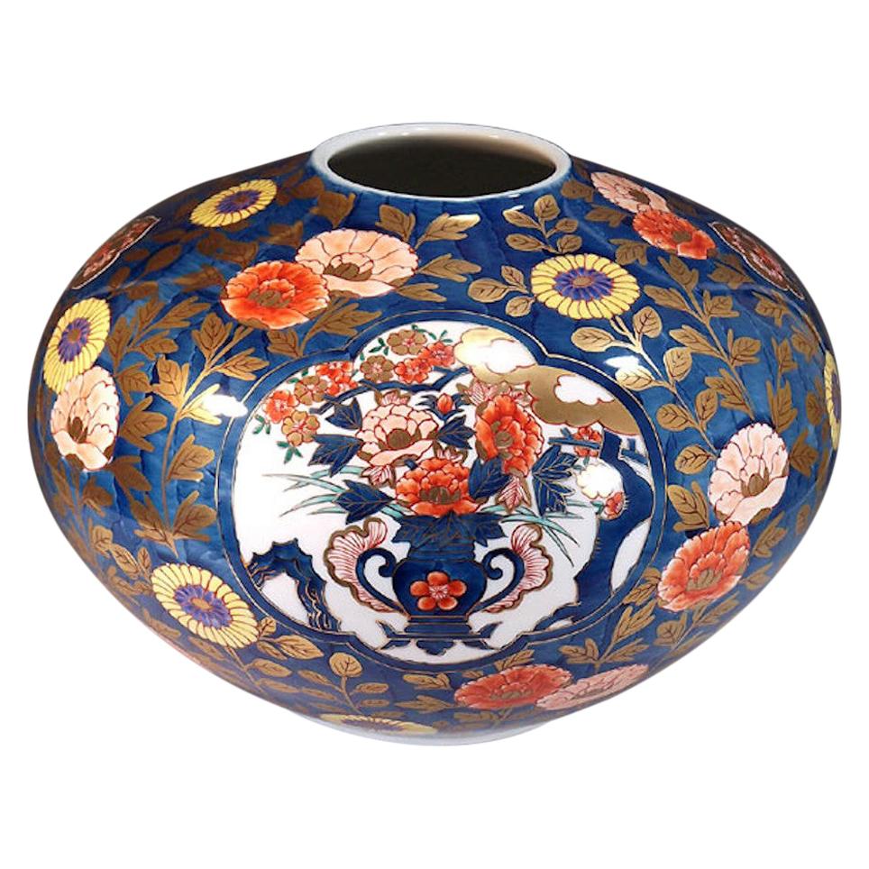Japanische Blau-Gold-Porzellanvase von zeitgenössischem Meisterkünstler