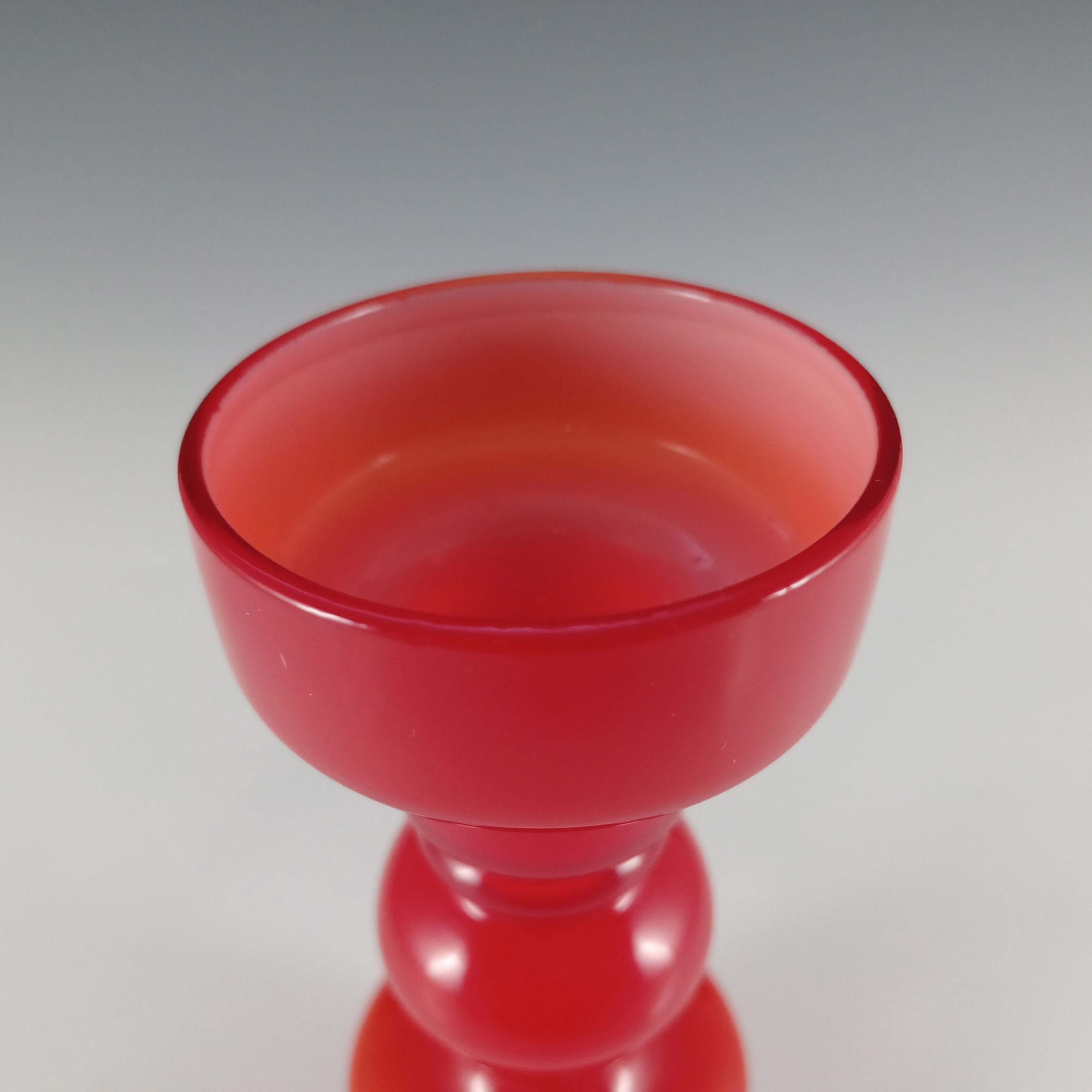 Jarrón japonés de cristal rojo con aro - Estilo sueco finales del siglo XX en venta
