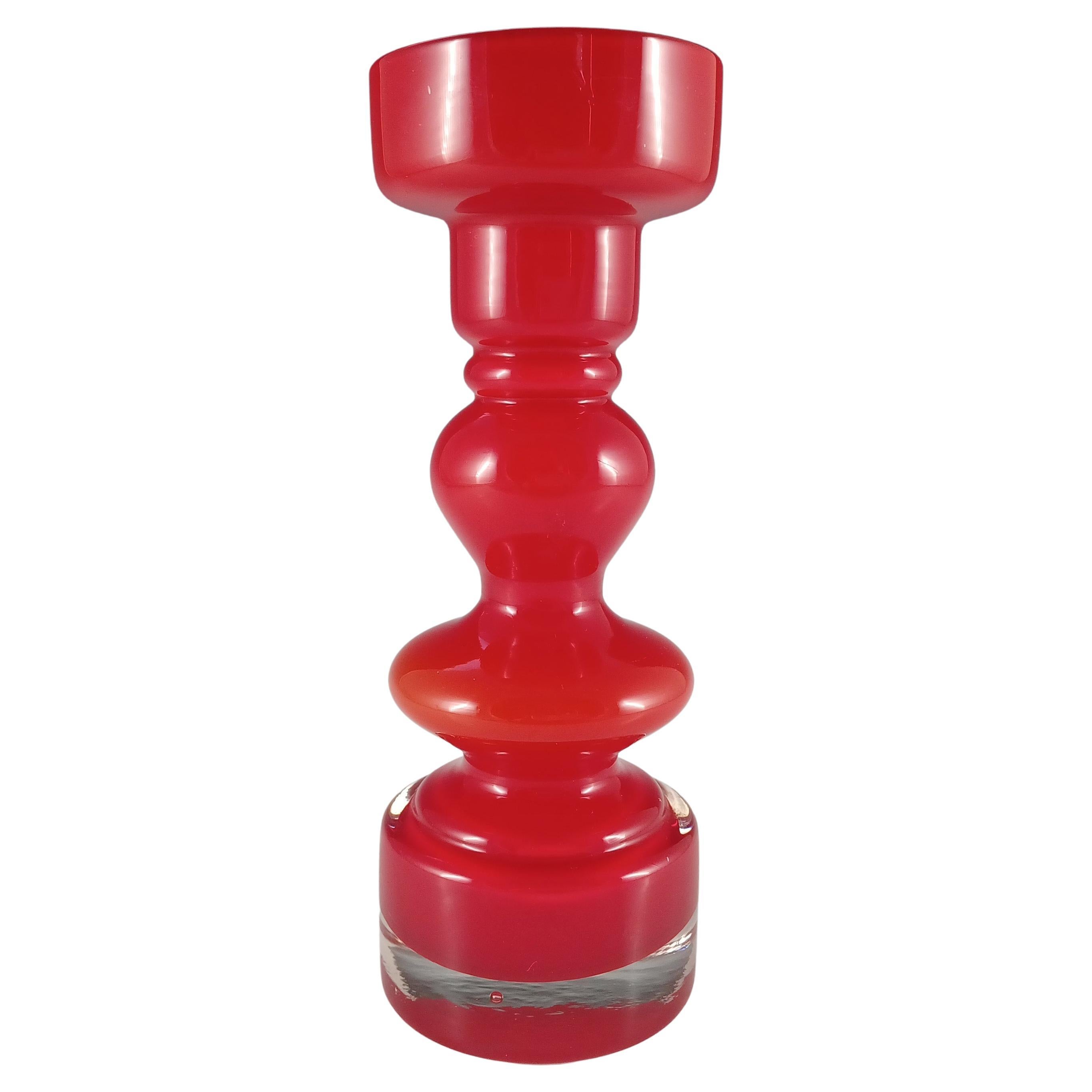 Vaso giapponese in vetro rosso incamiciato a cerchio - stile svedese