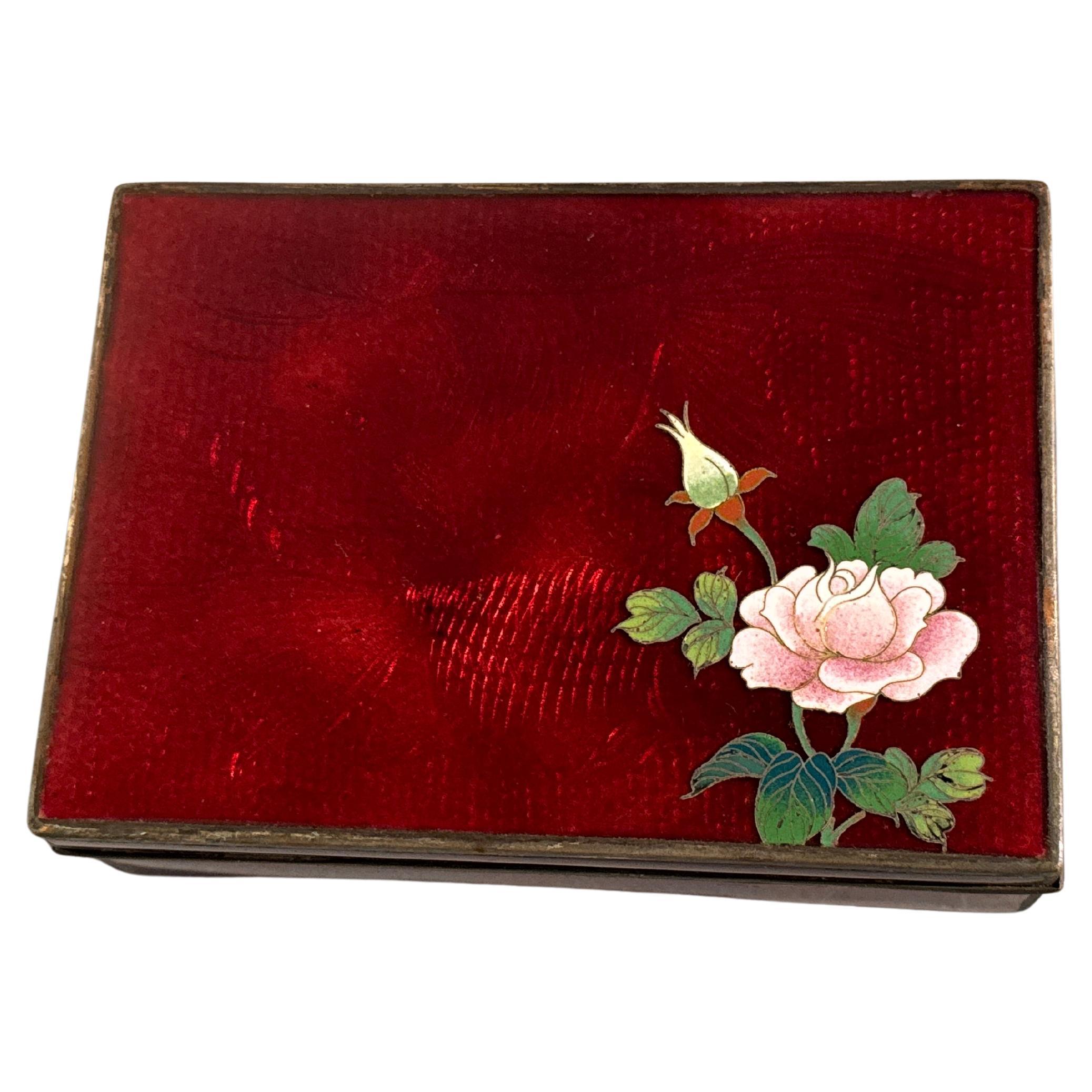Caja de baratijas japonesa de cloisonné rojo Ginbari, Periodo Meiji, hacia 1900, Japón