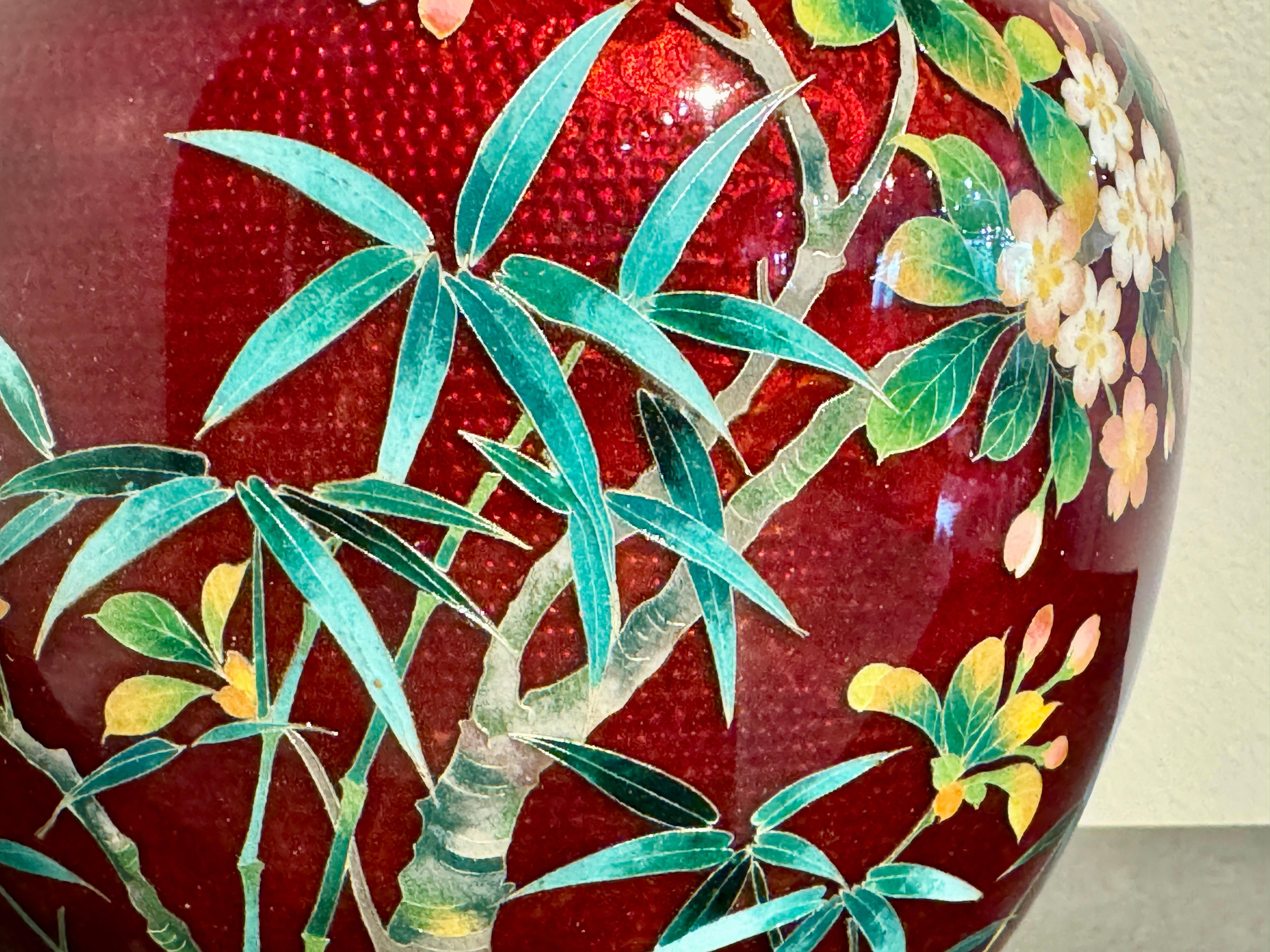 Japanese Red Ginbari Cloisonne Vase, Meiji Period, circa 1900, Japan 1