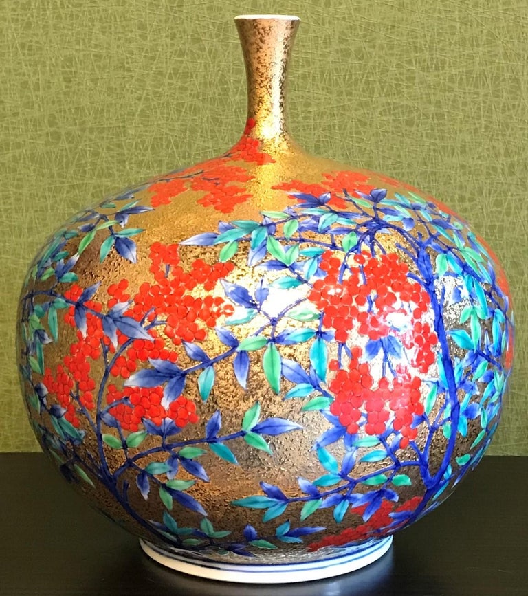 Red Gilded Porcelain Vase by Japanese Master Artist For Sale at 1stDibs