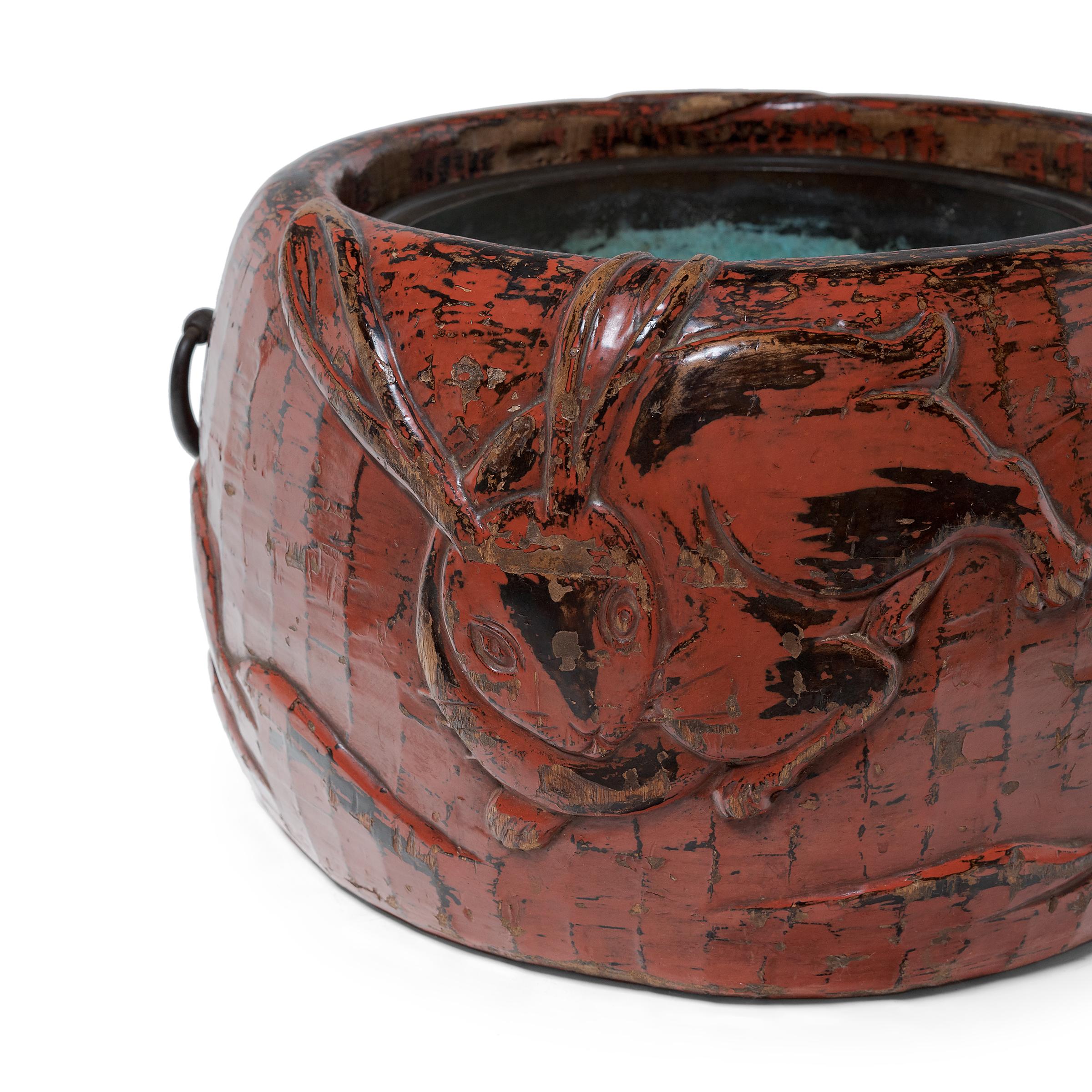 Japanese Red Lacquer Negoro Hibachi with Rabbits, Edo Period, c. 1850 For Sale 1