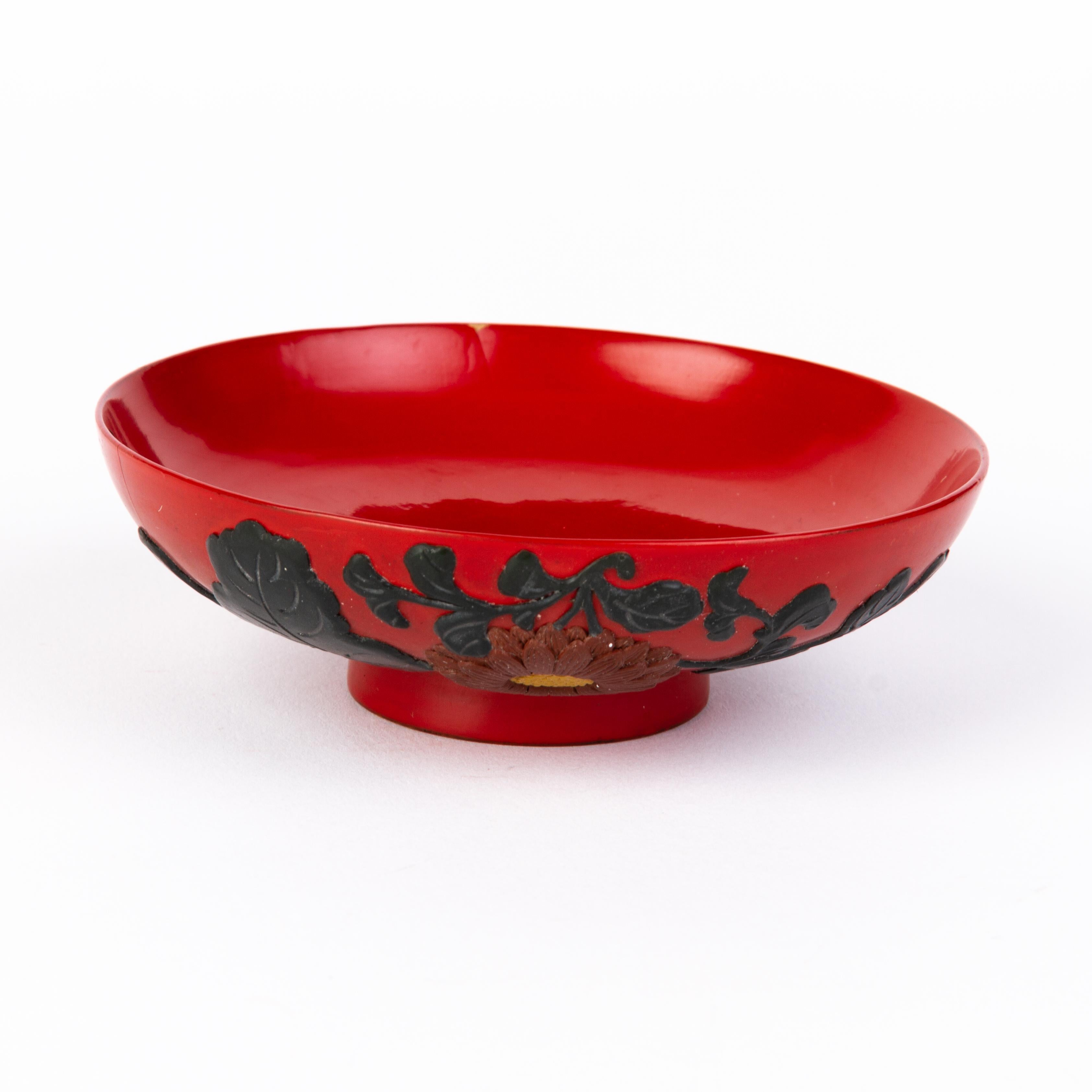 Hand-Carved Japanese Red Laquered Bowl with Relief Flowers For Sale