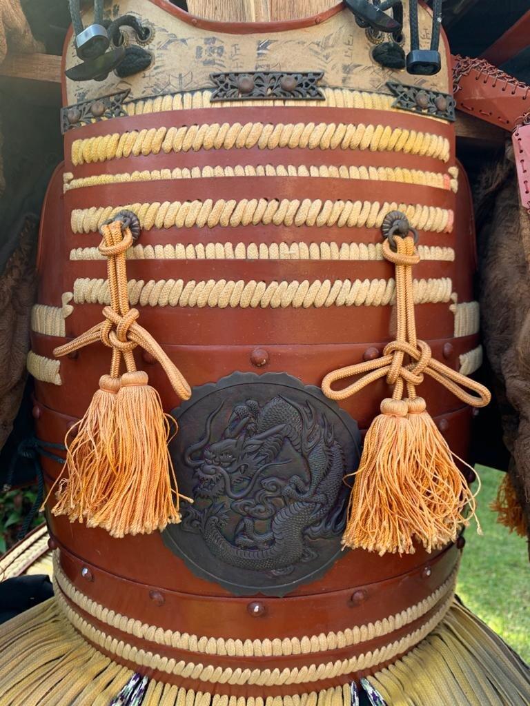 Japanese Red Samurai Armour Beginning of Meiji period 1900s In Distressed Condition For Sale In Paris, FR