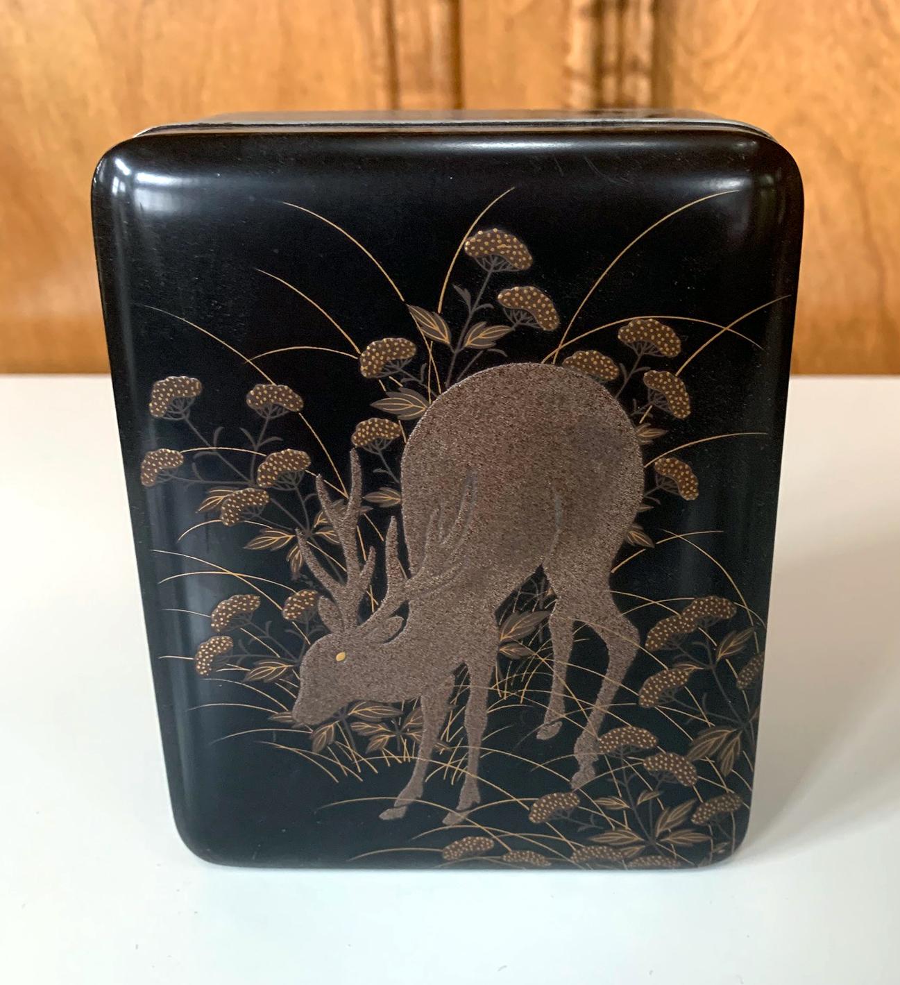 Japanese Rinpa Style Lacquer Box Meiji Period For Sale 2