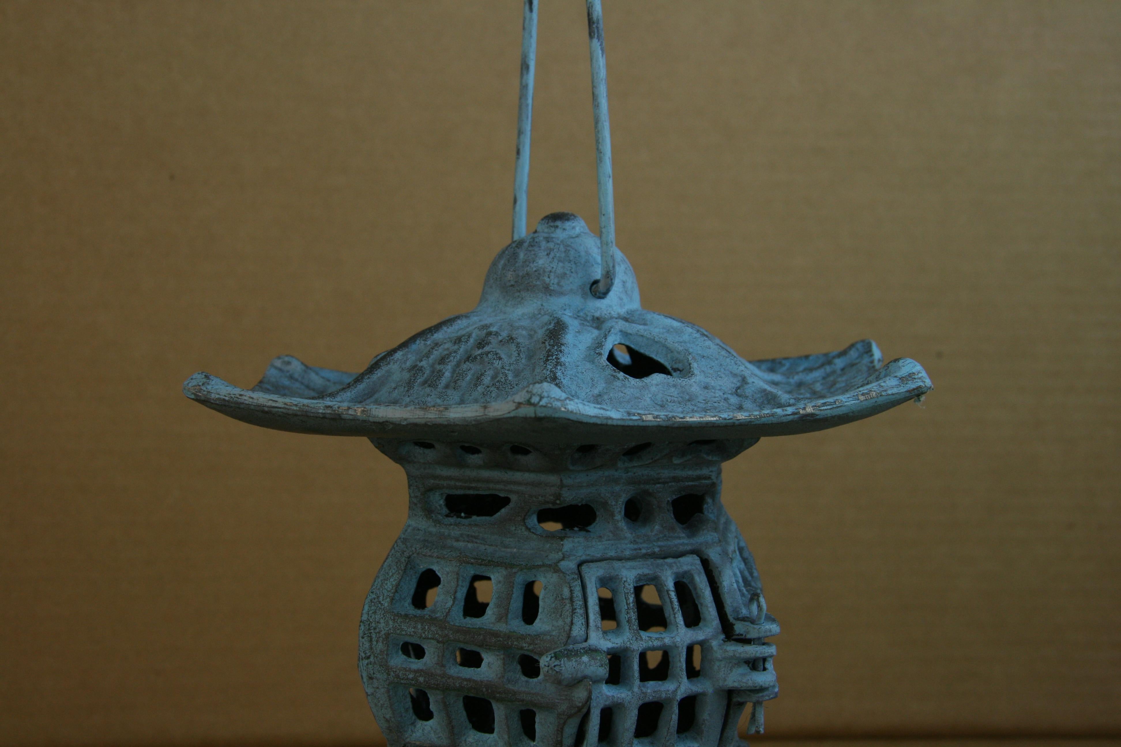 Japanese Robin Blue Heart Pagoda Garden Candle Lantern For Sale 1