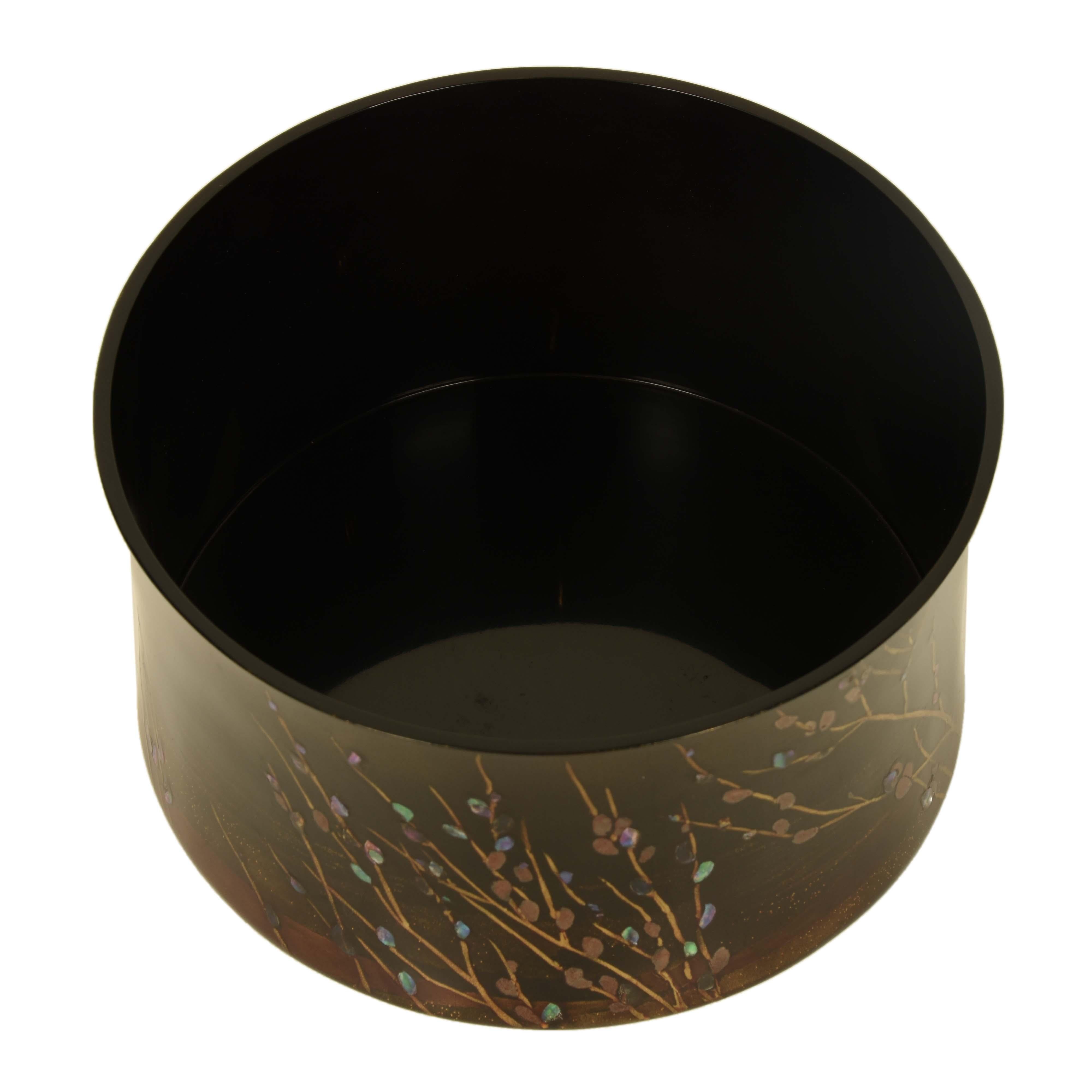 Wood Japanese Round Lacquer Storage Box with Inlaid Abalone Shell