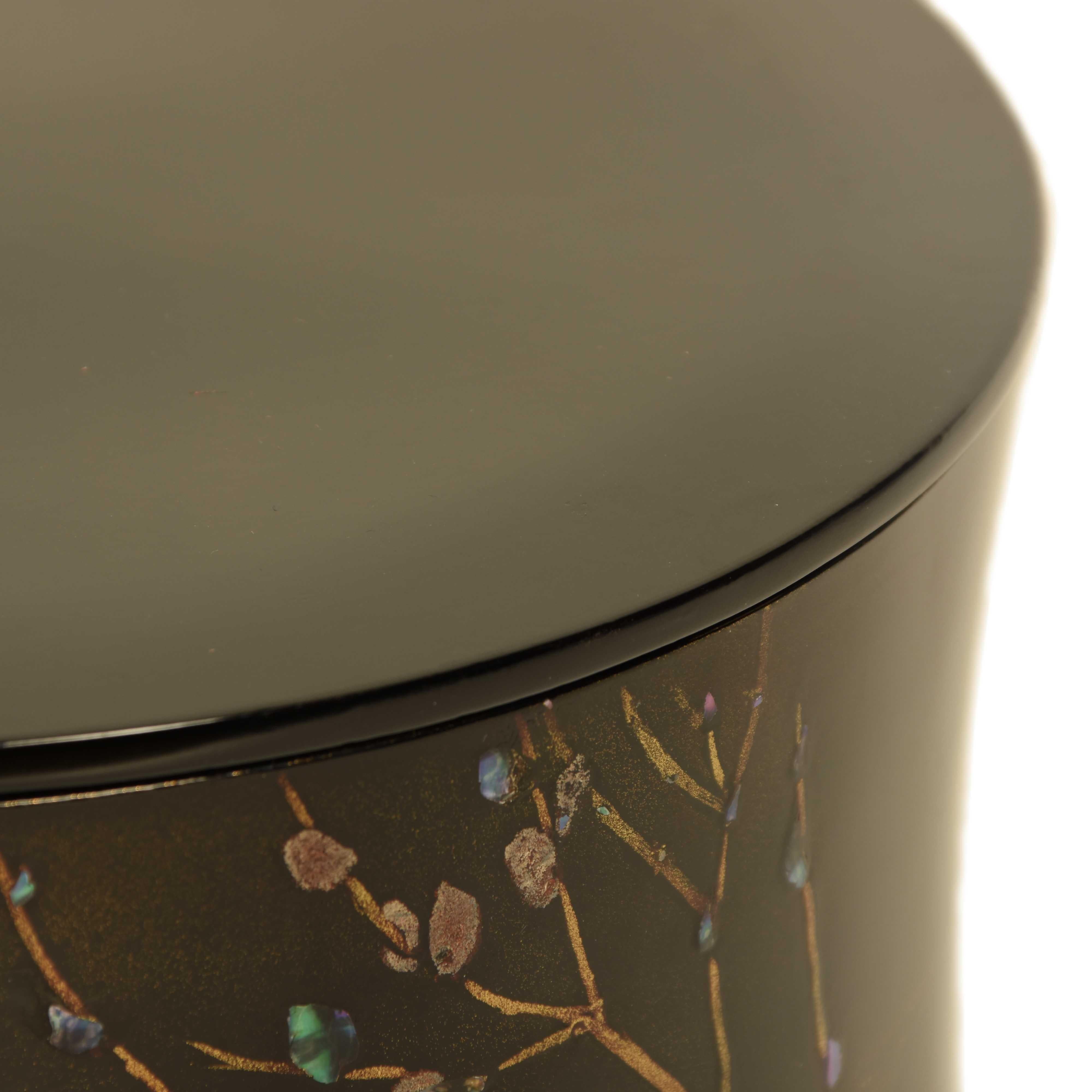 Japanese Round Lacquer Storage Box with Inlaid Abalone Shell 2