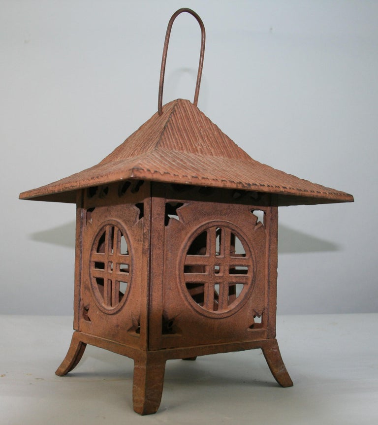 Japanese Round Portal Garden Lighting Lantern In Good Condition For Sale In Douglas Manor, NY