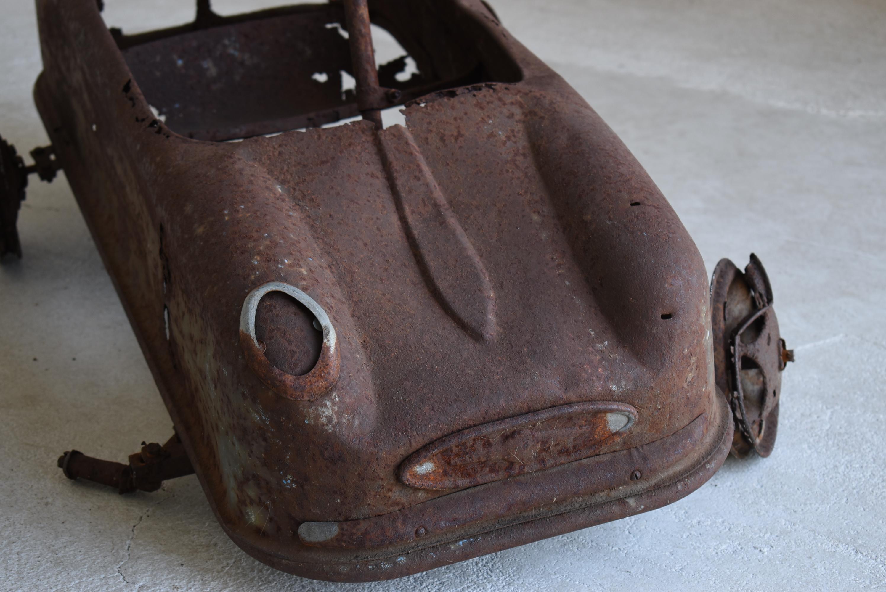 20th Century Japanese antique Rusted Car Toys 1940s-1970s/Figurine Object Wabisabi decor