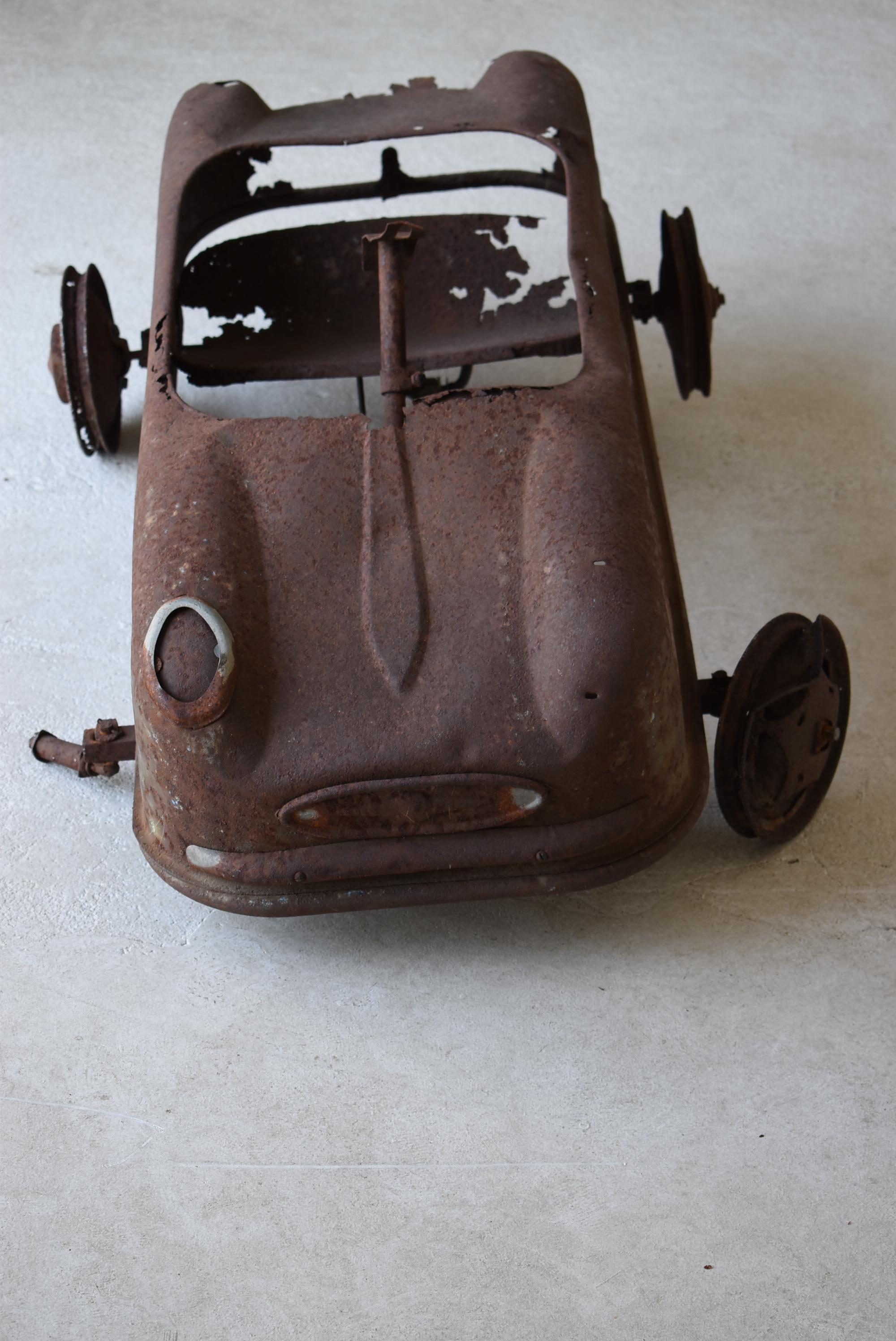 Japanese antique Rusted Car Toys 1940s-1970s/Figurine Object Wabisabi decor 1