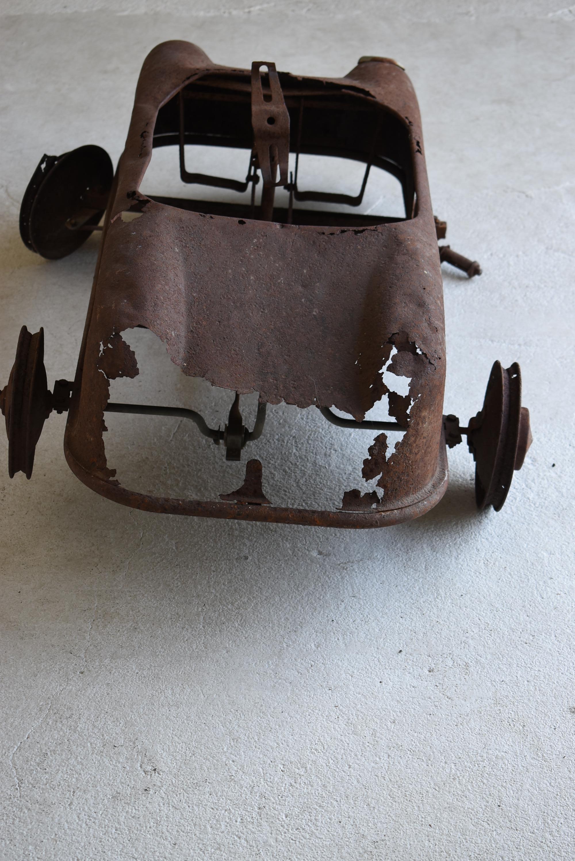 Japanese antique Rusted Car Toys 1940s-1970s/Figurine Object Wabisabi decor 2