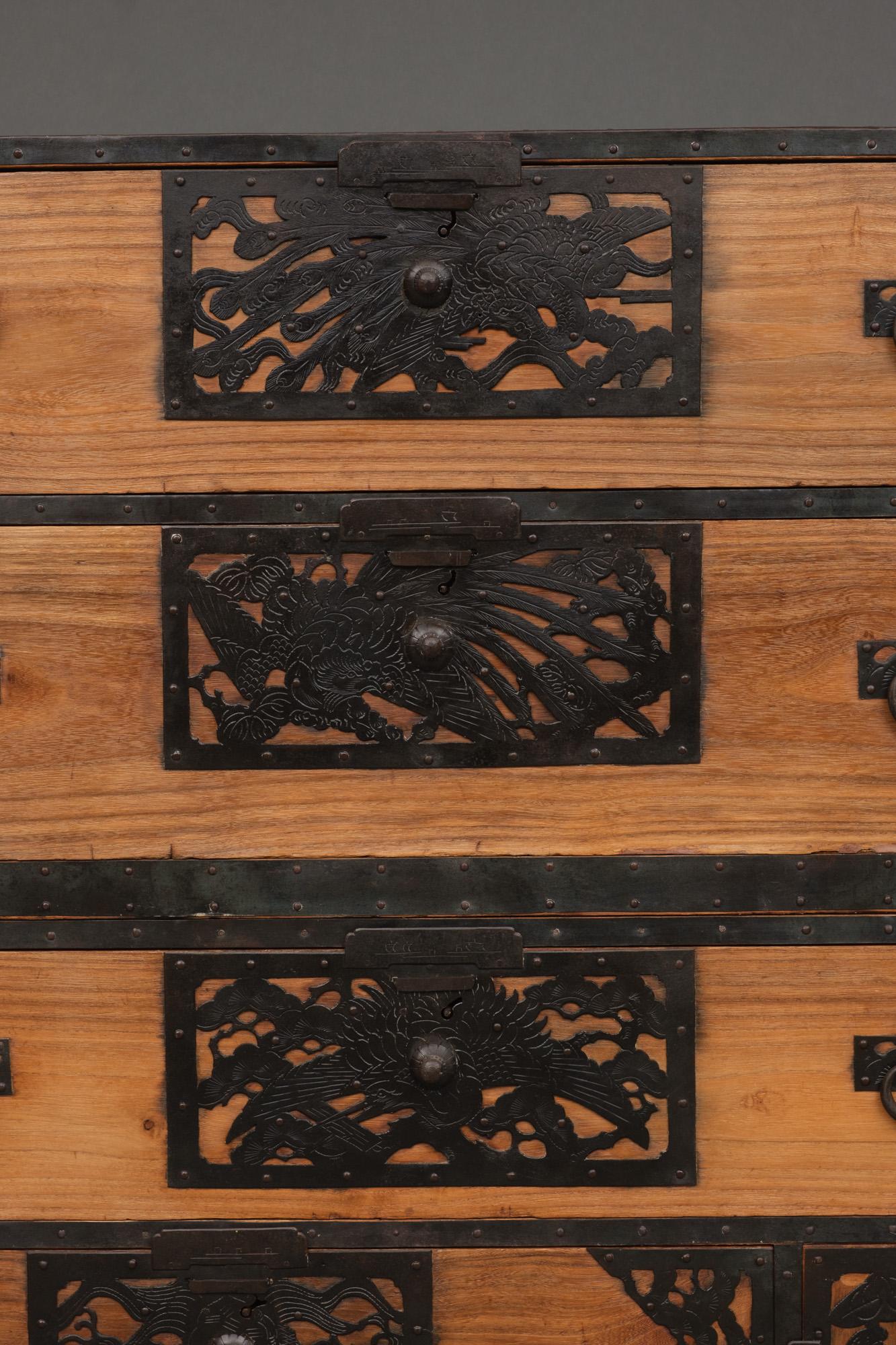 Japanese Sado ishô dansu 衣装箪笥 (cabinet of drawers) with elaborate hardware 11