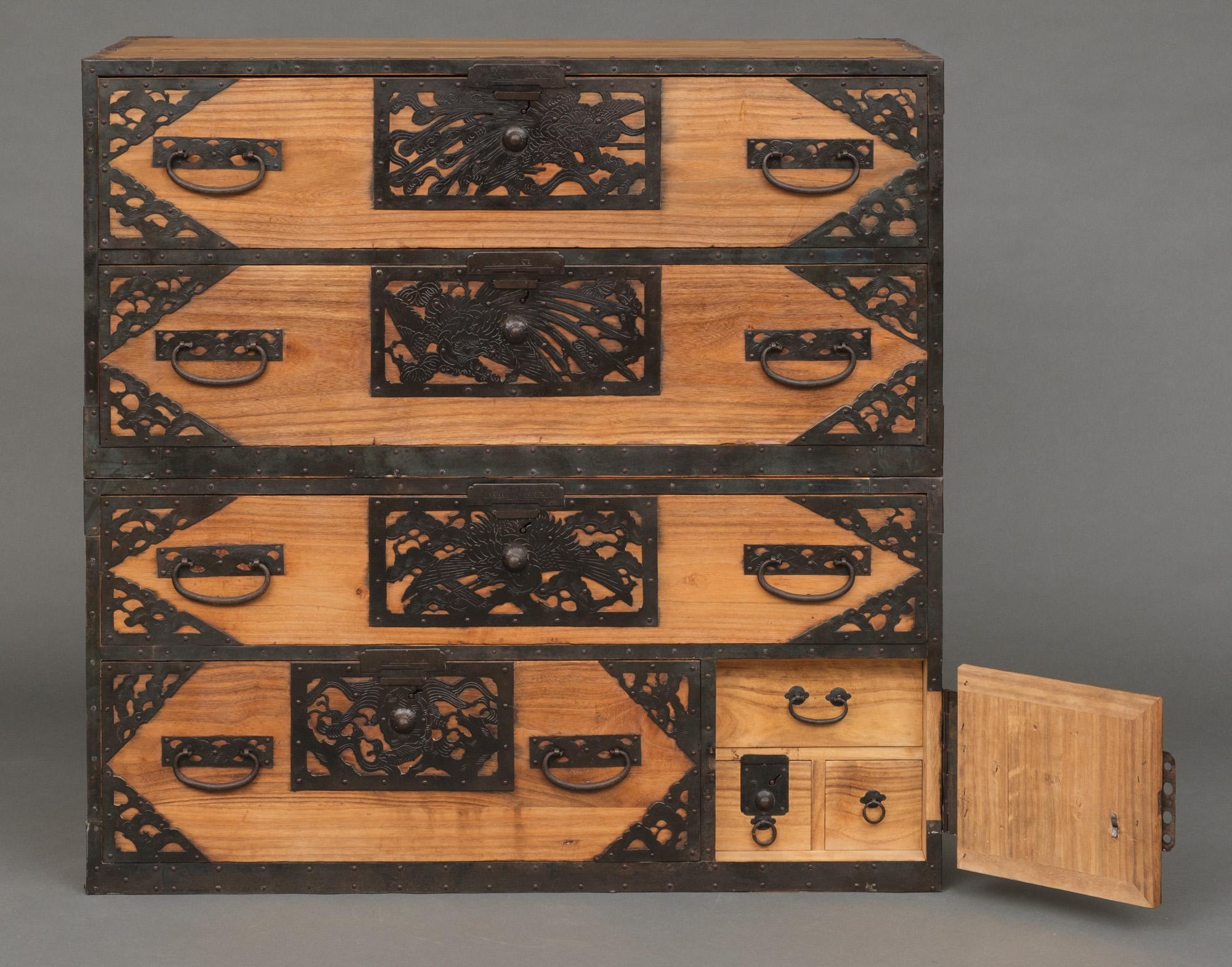 Hand-Crafted Japanese Sado ishô dansu 衣装箪笥 (cabinet of drawers) with elaborate hardware For Sale
