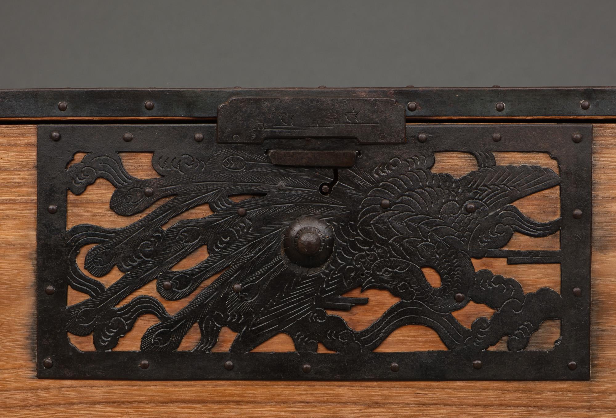 Hand-Crafted Japanese Sado ishô dansu 衣装箪笥 (cabinet of drawers) with elaborate hardware For Sale