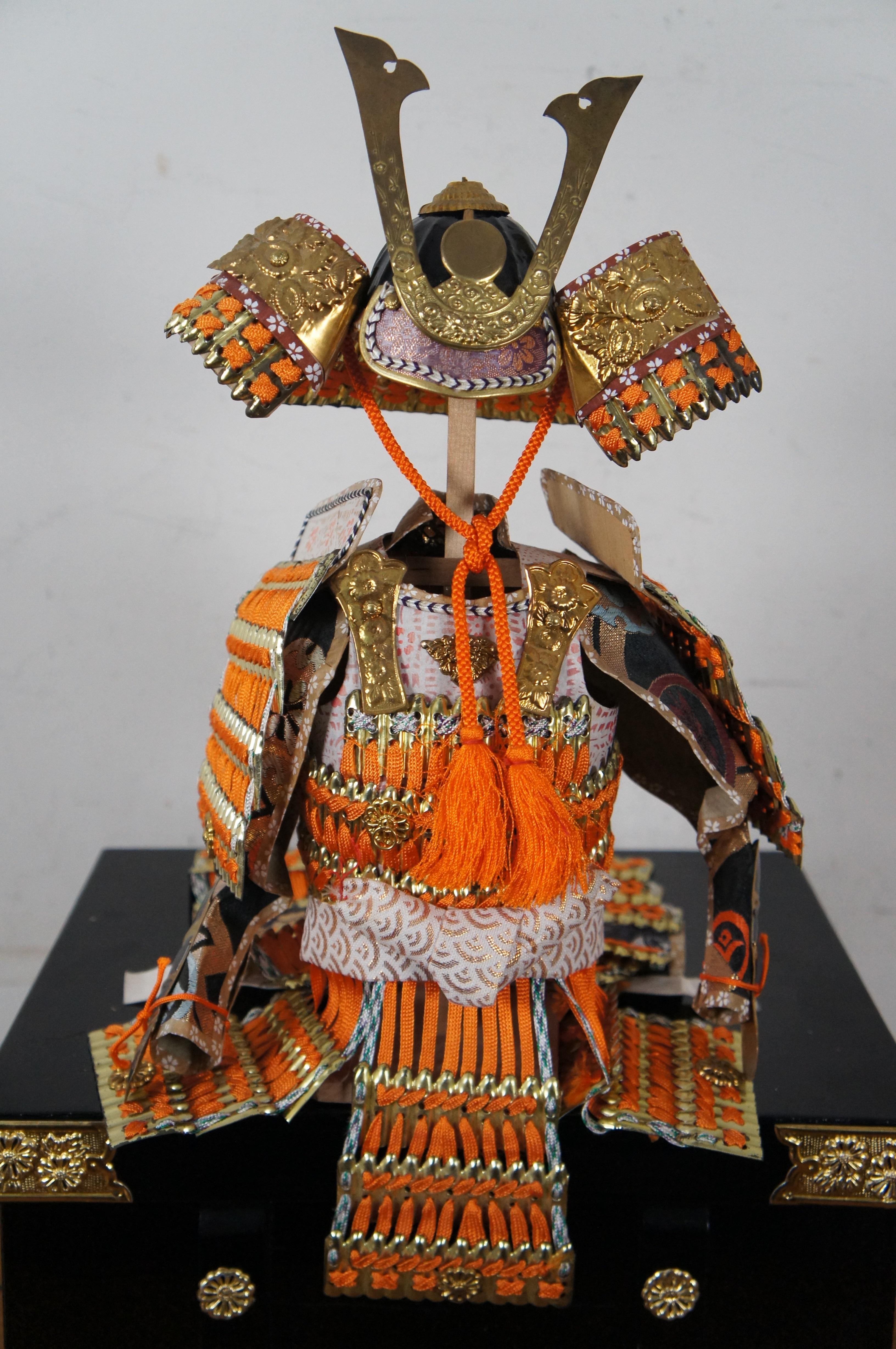 20th Century Japanese Samurai Yoroi Kabuto Doll Suit of Armour Figure & Lacquer Box 22