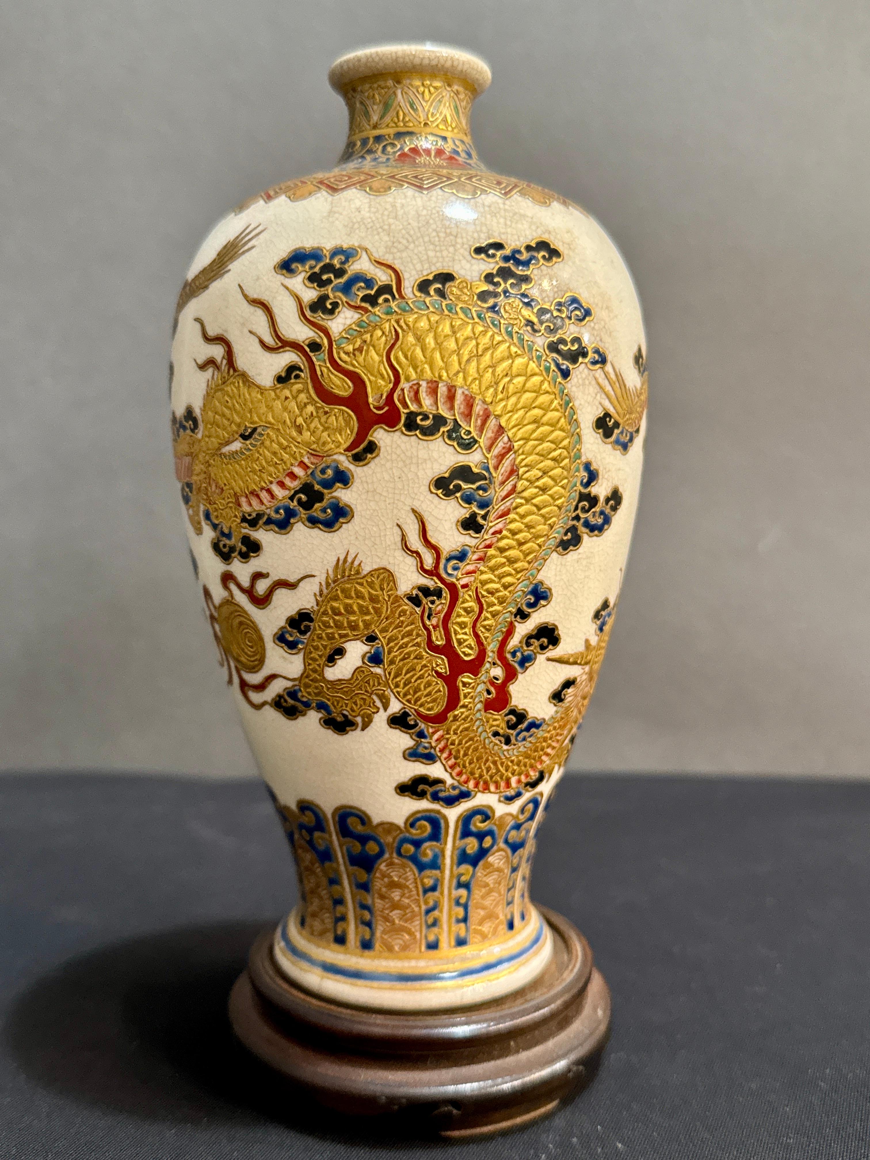 Vaso giapponese Satsuma Dragon, periodo Meiji, 1900 circa, Giappone In condizioni buone in vendita a Austin, TX