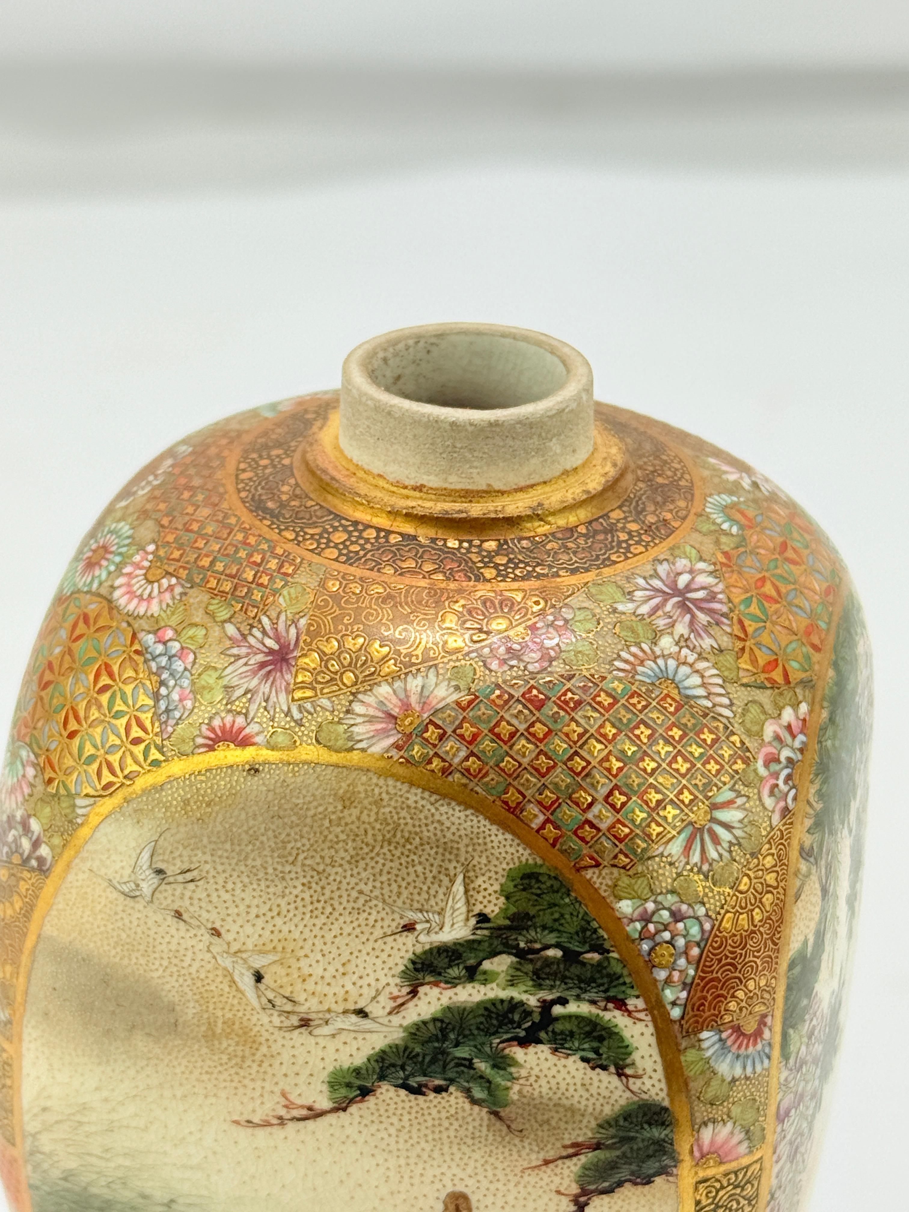 Japanese Satsuma Earthenware Four-Panel Tea Caddy, Ryuzan - Kyoto, Meiji-Taisho For Sale 4