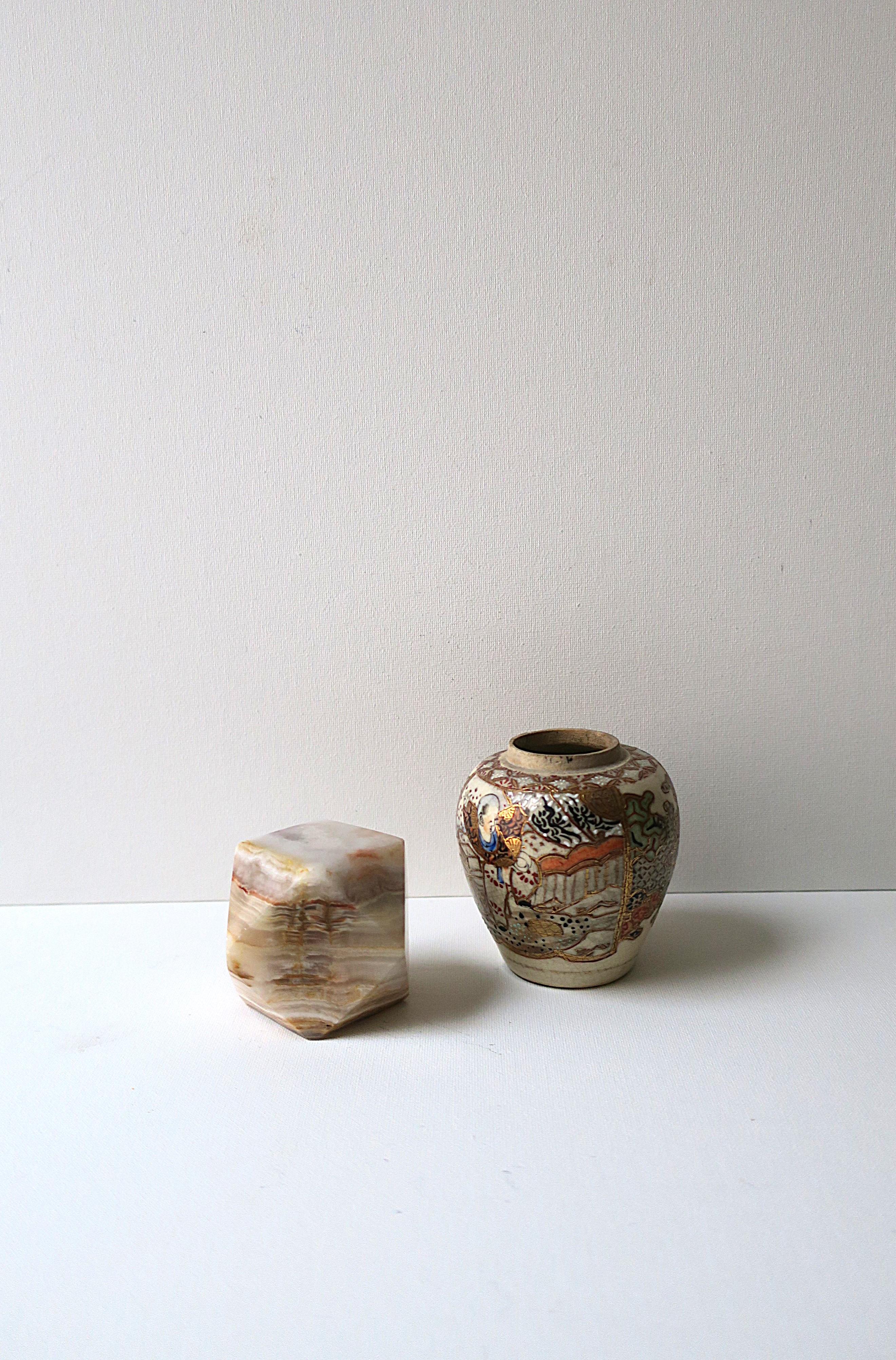 Japanese Satsuma Ginger Jar Vase, circa Early 20th Century For Sale 1