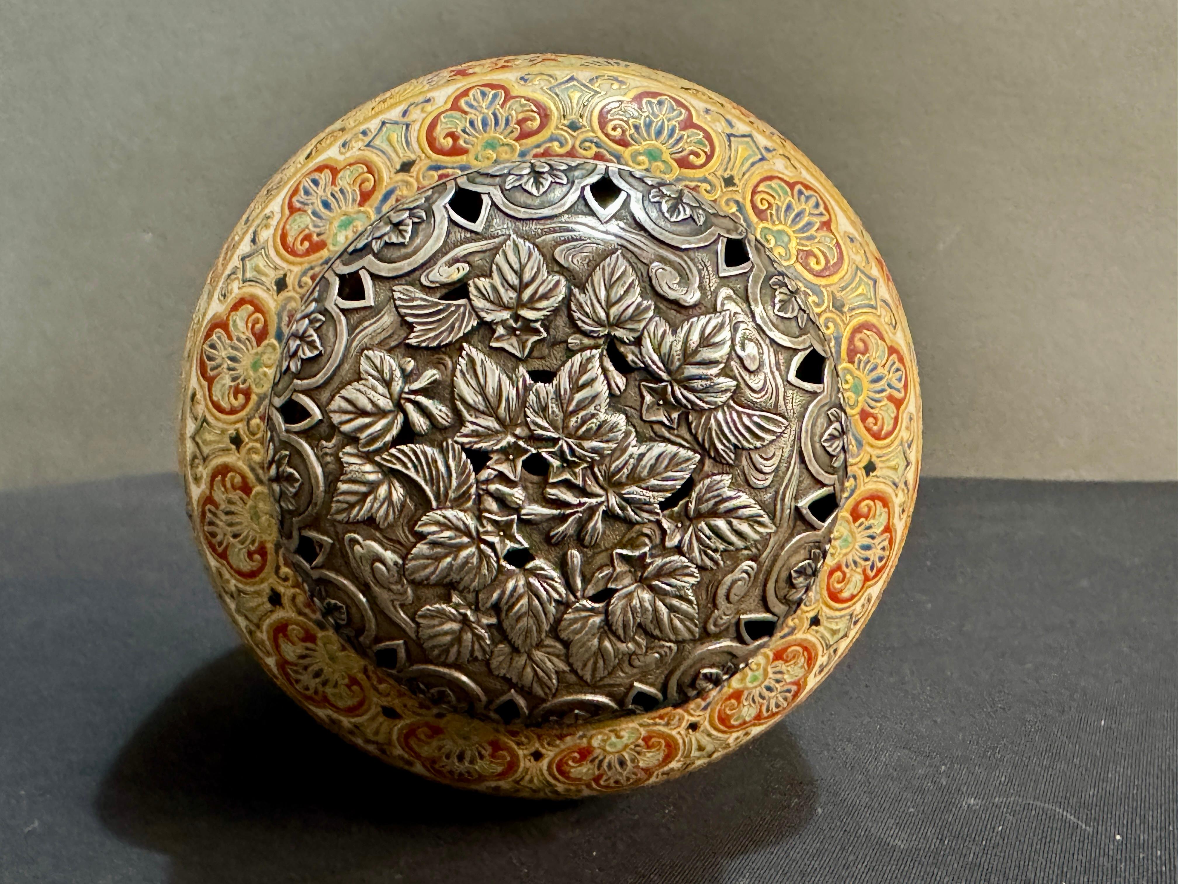Japanese Satsuma Incense Burner, Koro, with Silver Lid, Meiji Period, Japan For Sale 4