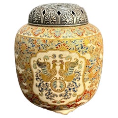 Brûleur d'encens japonais Satsuma, Koro, avec couvercle en argent, période Meiji, Japon