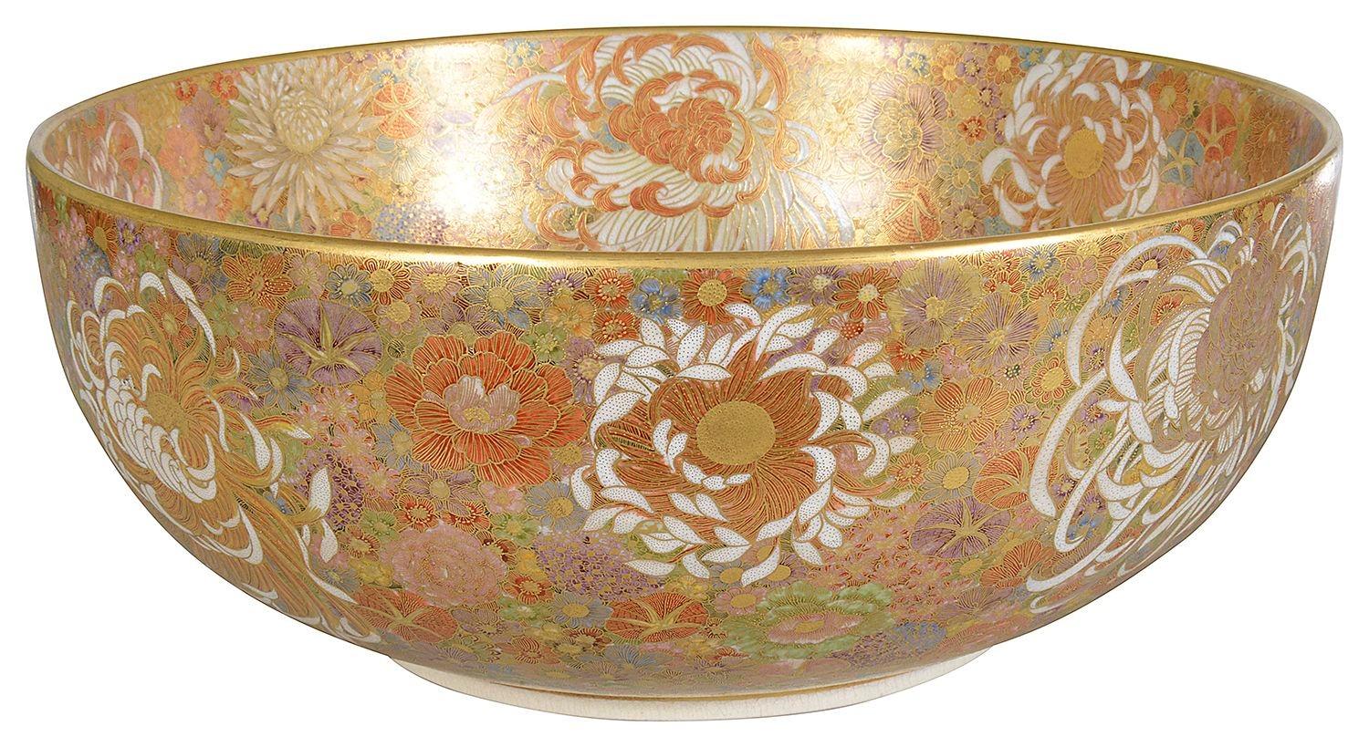 Un bol Millefleur japonais de belle qualité (période Meiji 1868-1912) de Satsuma, peint d'un motif 
