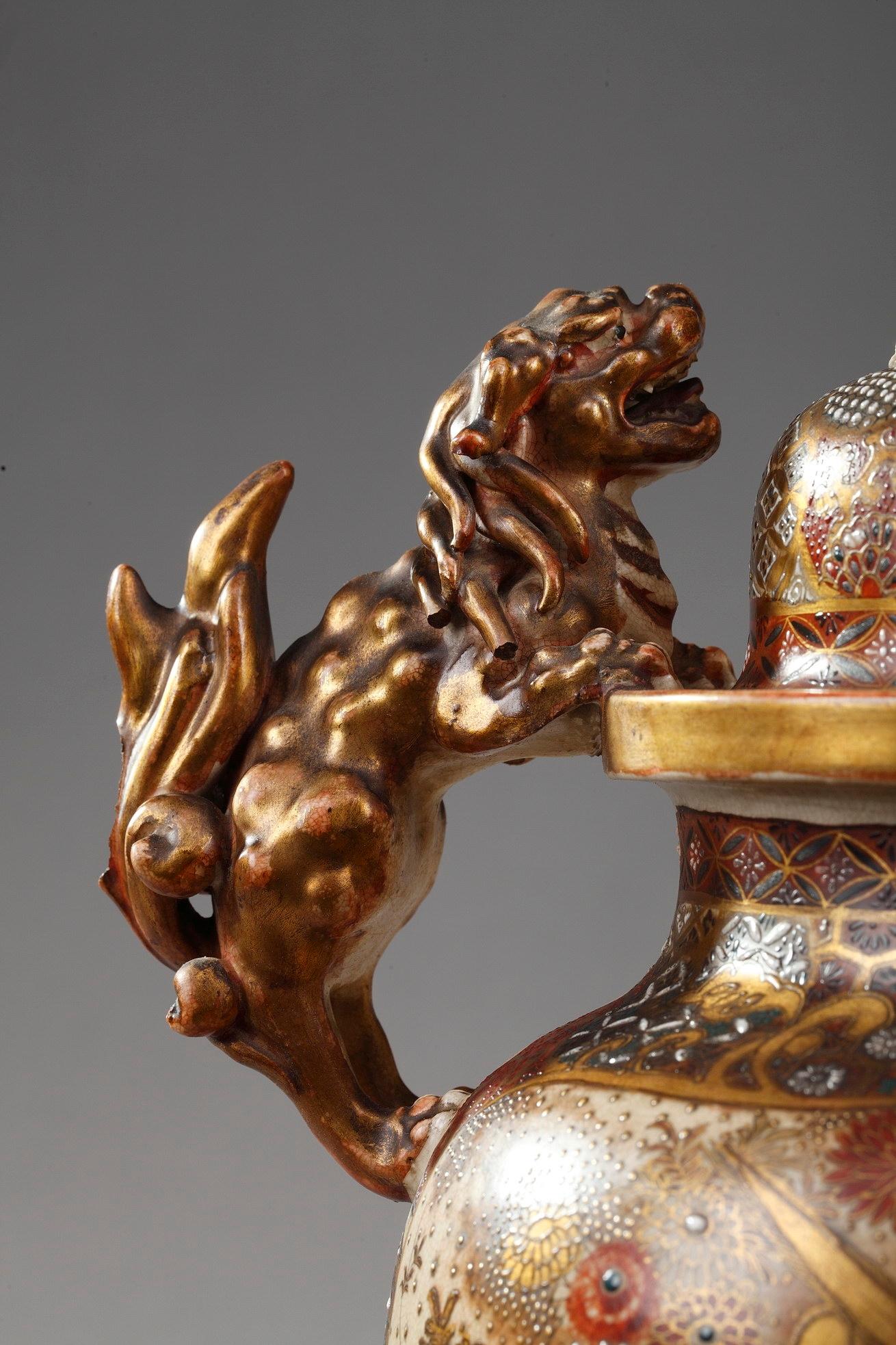 Japanese Satsuma Perfume-Burner with Dogs of Fô In Good Condition In Paris, FR