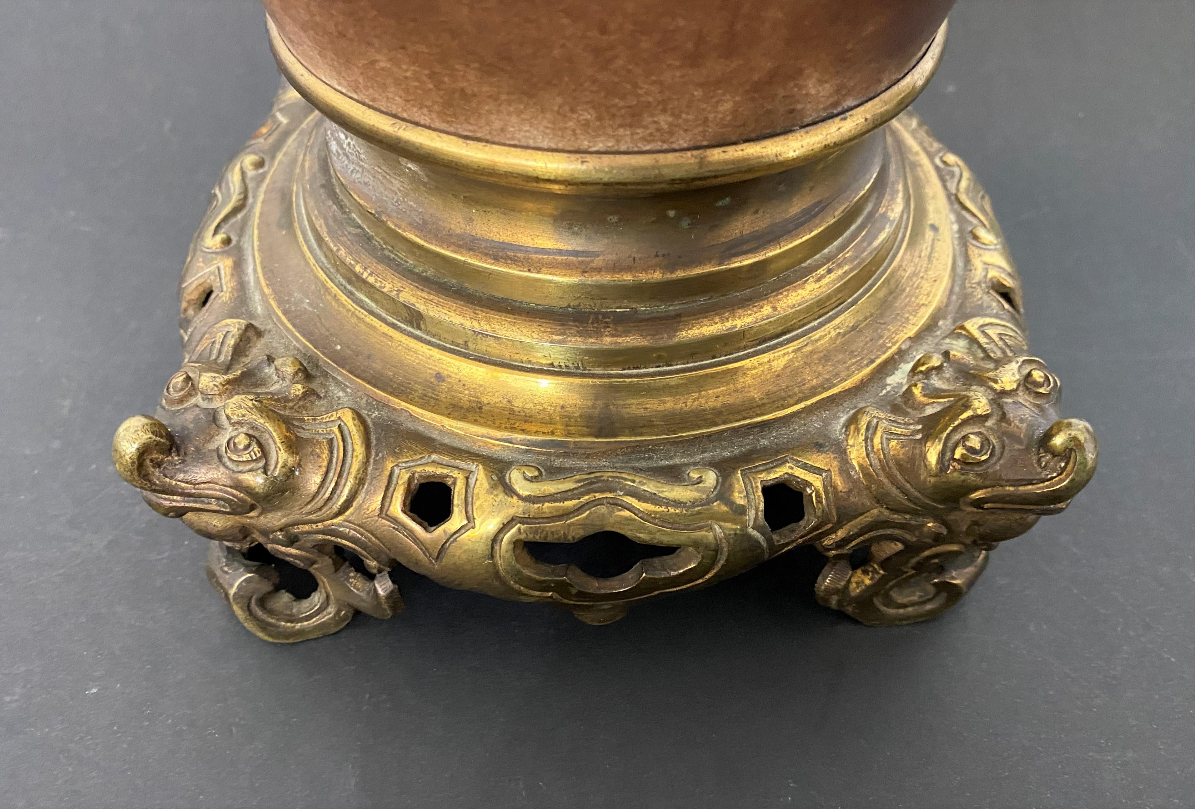 Vase japonais Satsuma en porcelaine et bronze transformé en lampe 19ème siècle  en vente 7