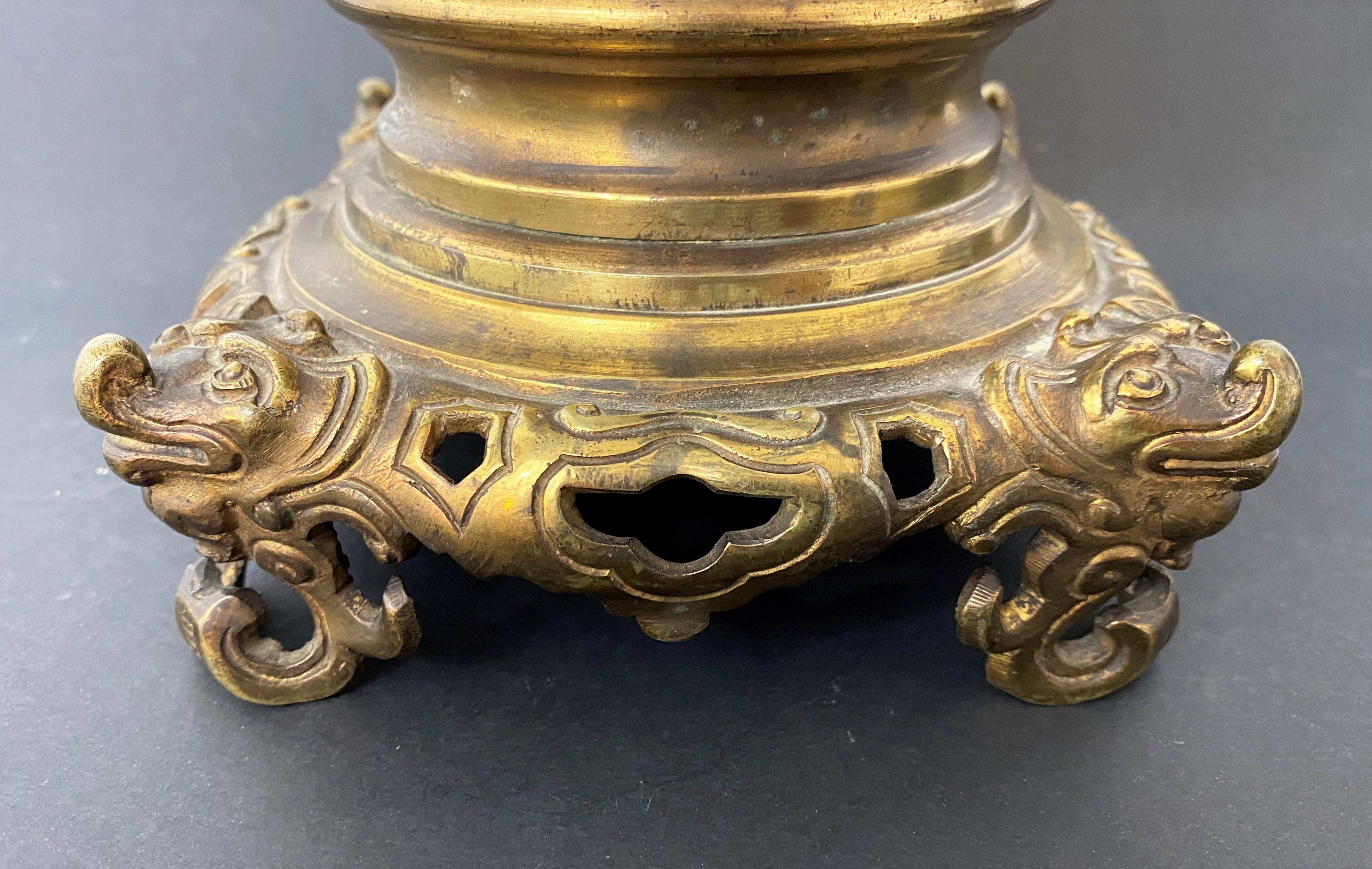 Japanische Vase aus Satsuma-Porzellan und Bronze, umgewandelt in eine Lampe, 19. Jahrhundert  im Angebot 11