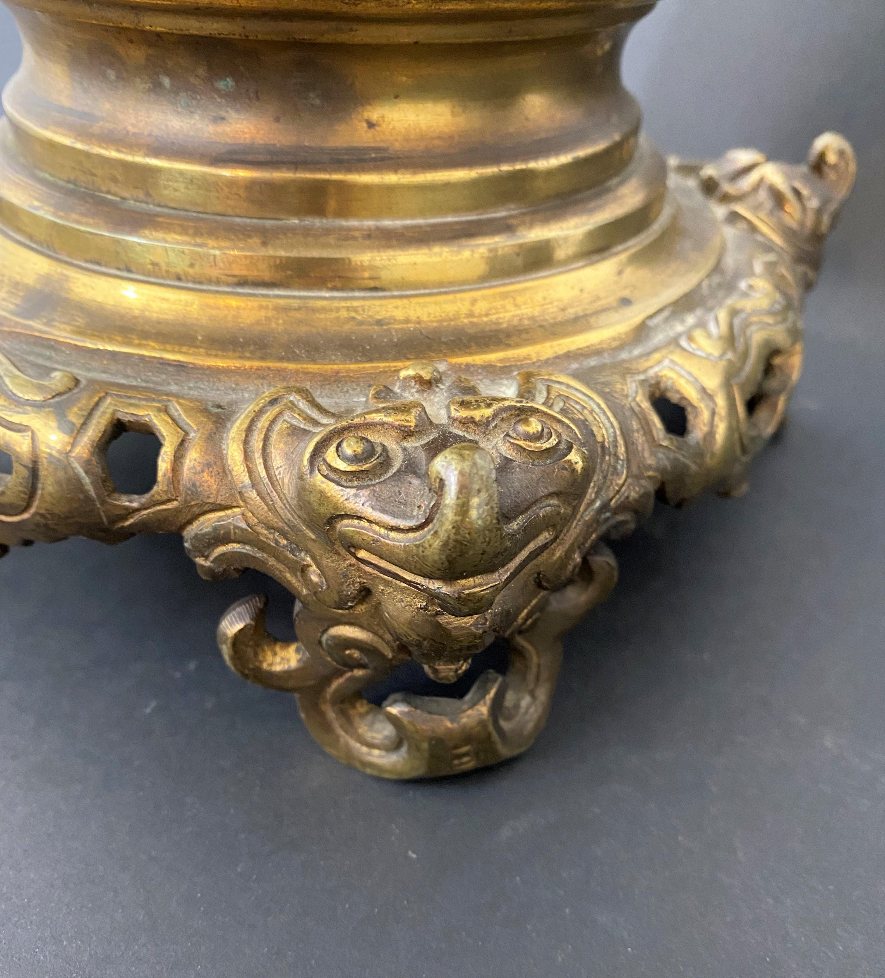 Japanische Vase aus Satsuma-Porzellan und Bronze, umgewandelt in eine Lampe, 19. Jahrhundert  im Angebot 13