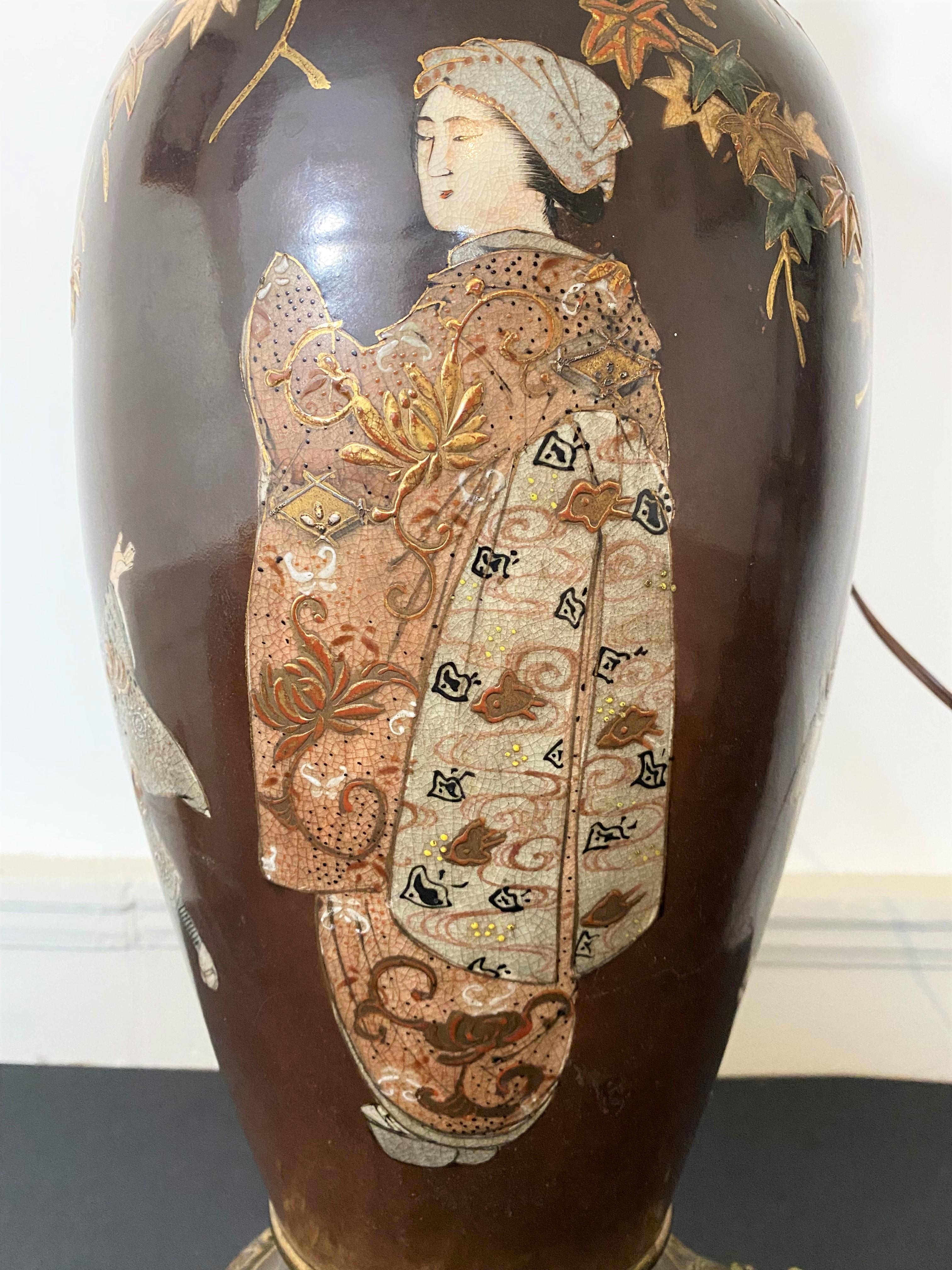 Japonais Vase japonais Satsuma en porcelaine et bronze transformé en lampe 19ème siècle  en vente