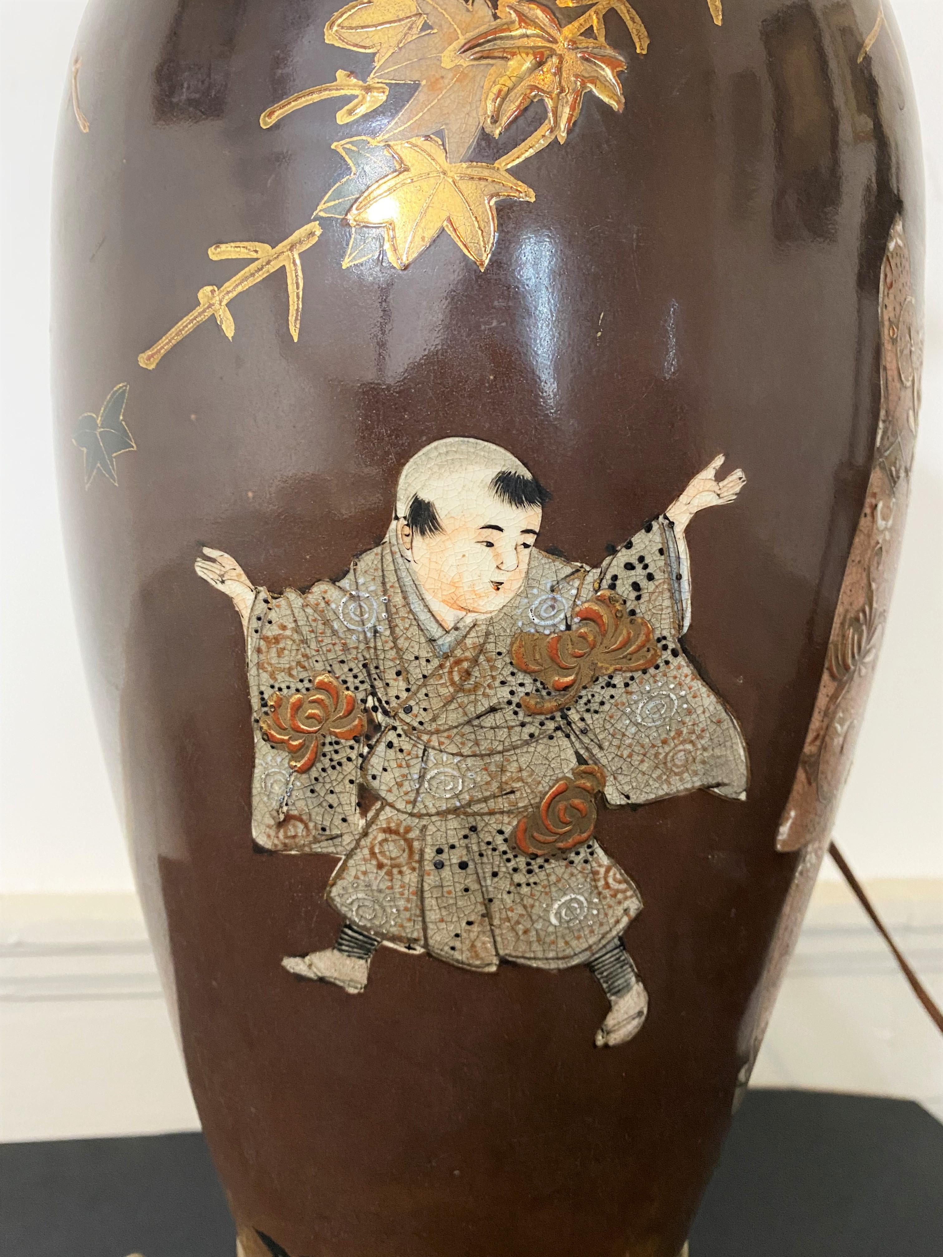 Bronze Vase japonais Satsuma en porcelaine et bronze transformé en lampe 19ème siècle en vente