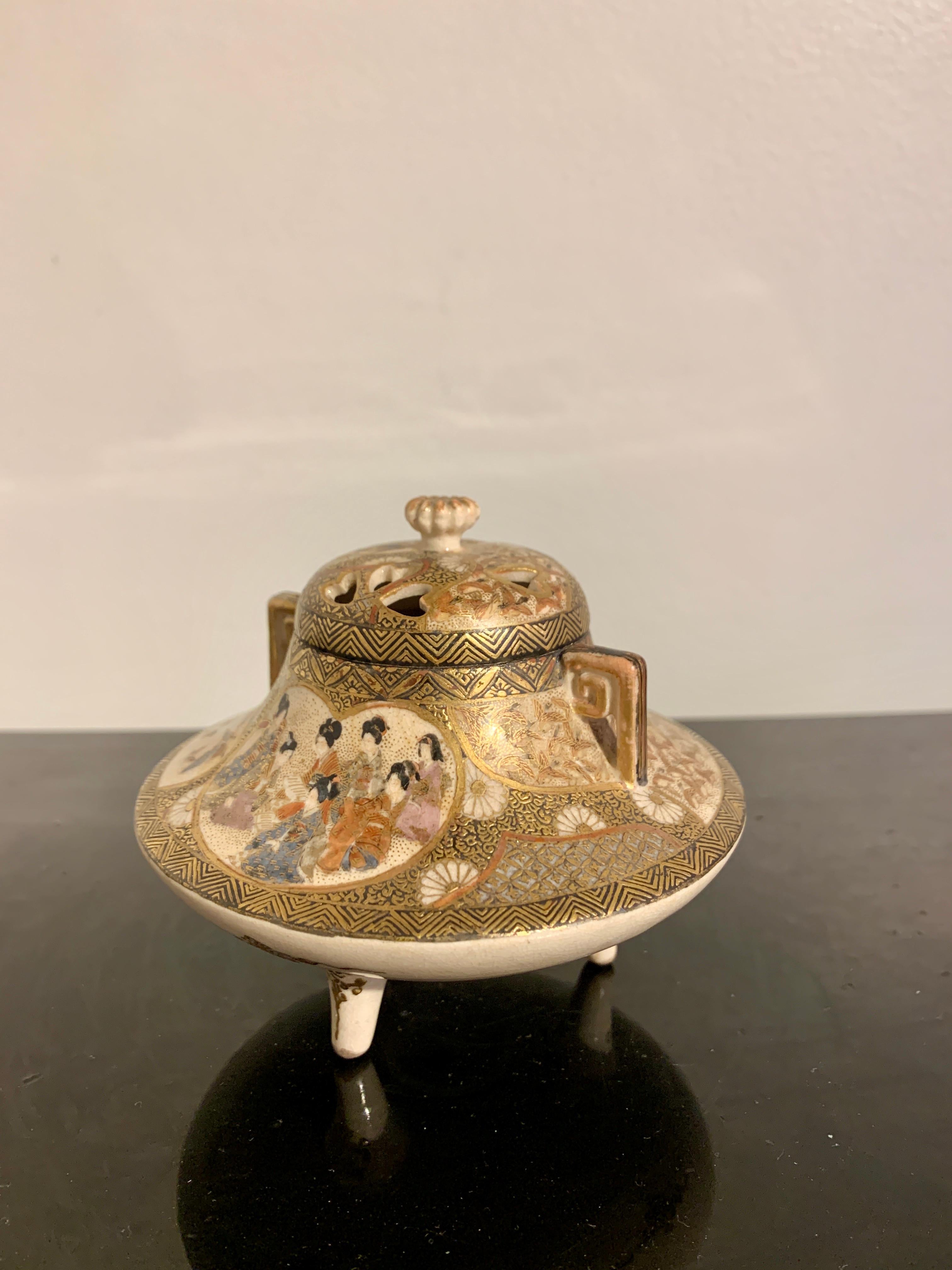 Stoneware Japanese Satsuma Tripod Censer, Koro, Meiji period, Early 20th Century, Japan For Sale