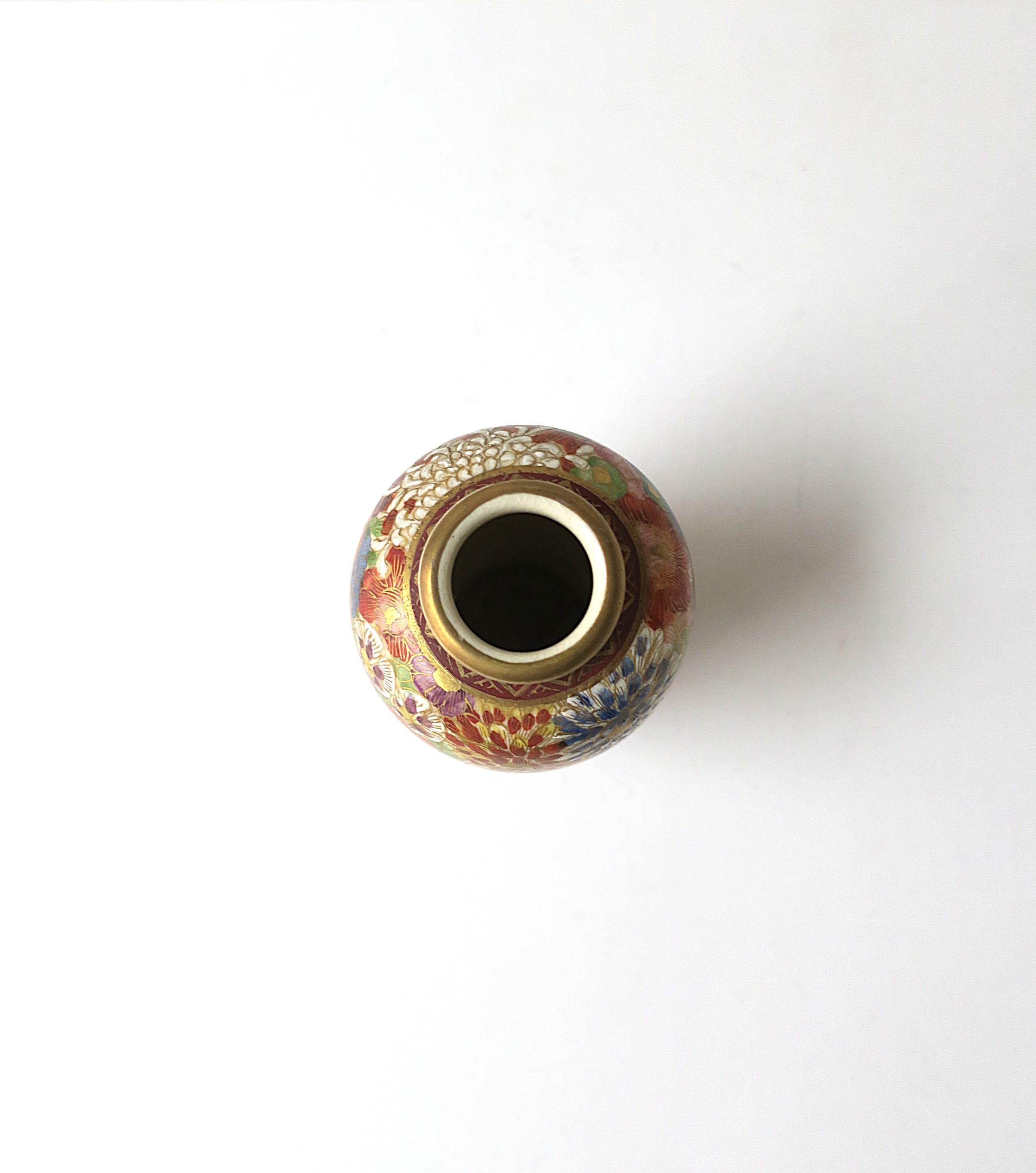 Japanese Satsuma Vase For Sale 4