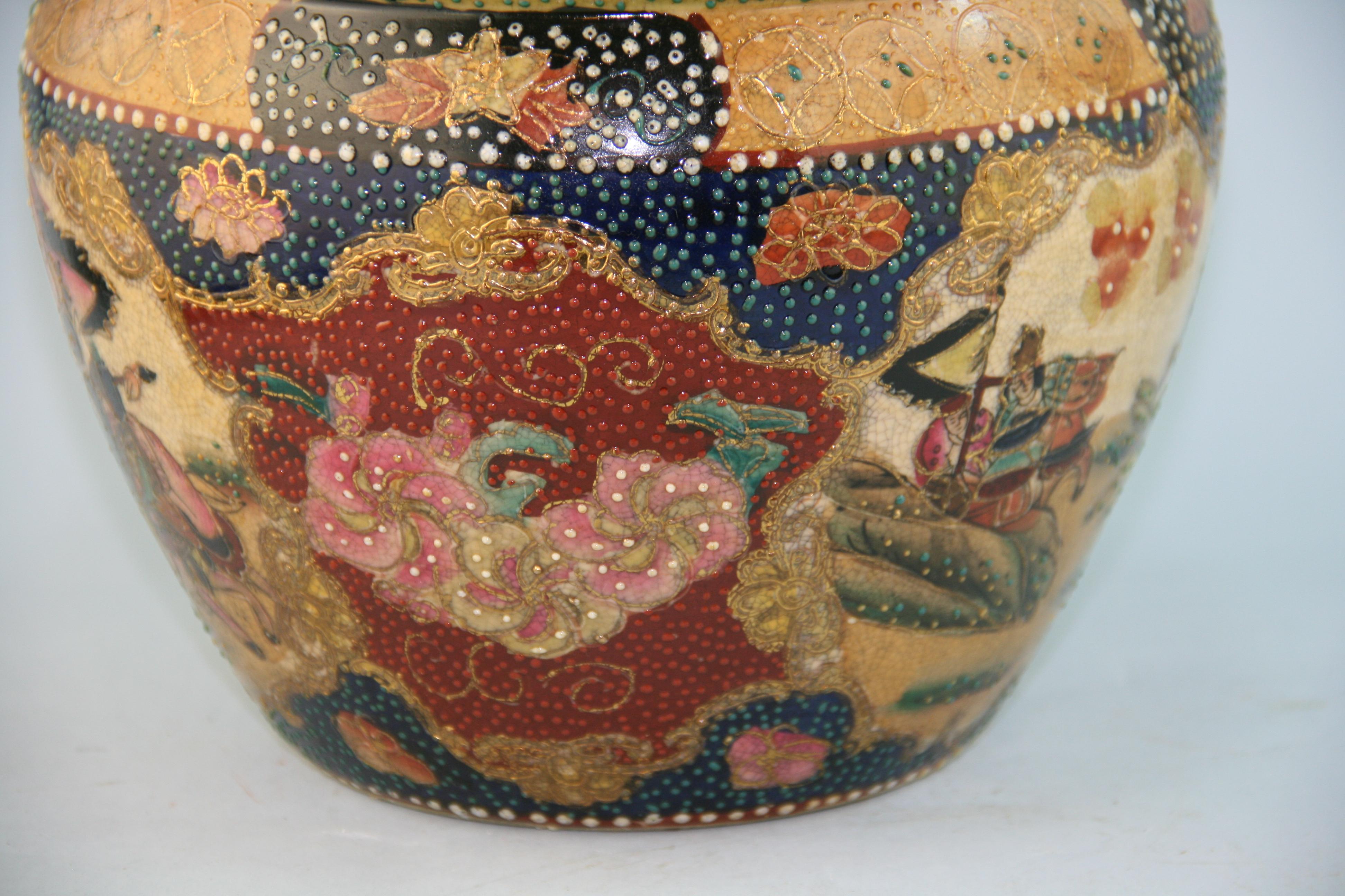 Japanese Satsuma Vase In Good Condition For Sale In Douglas Manor, NY
