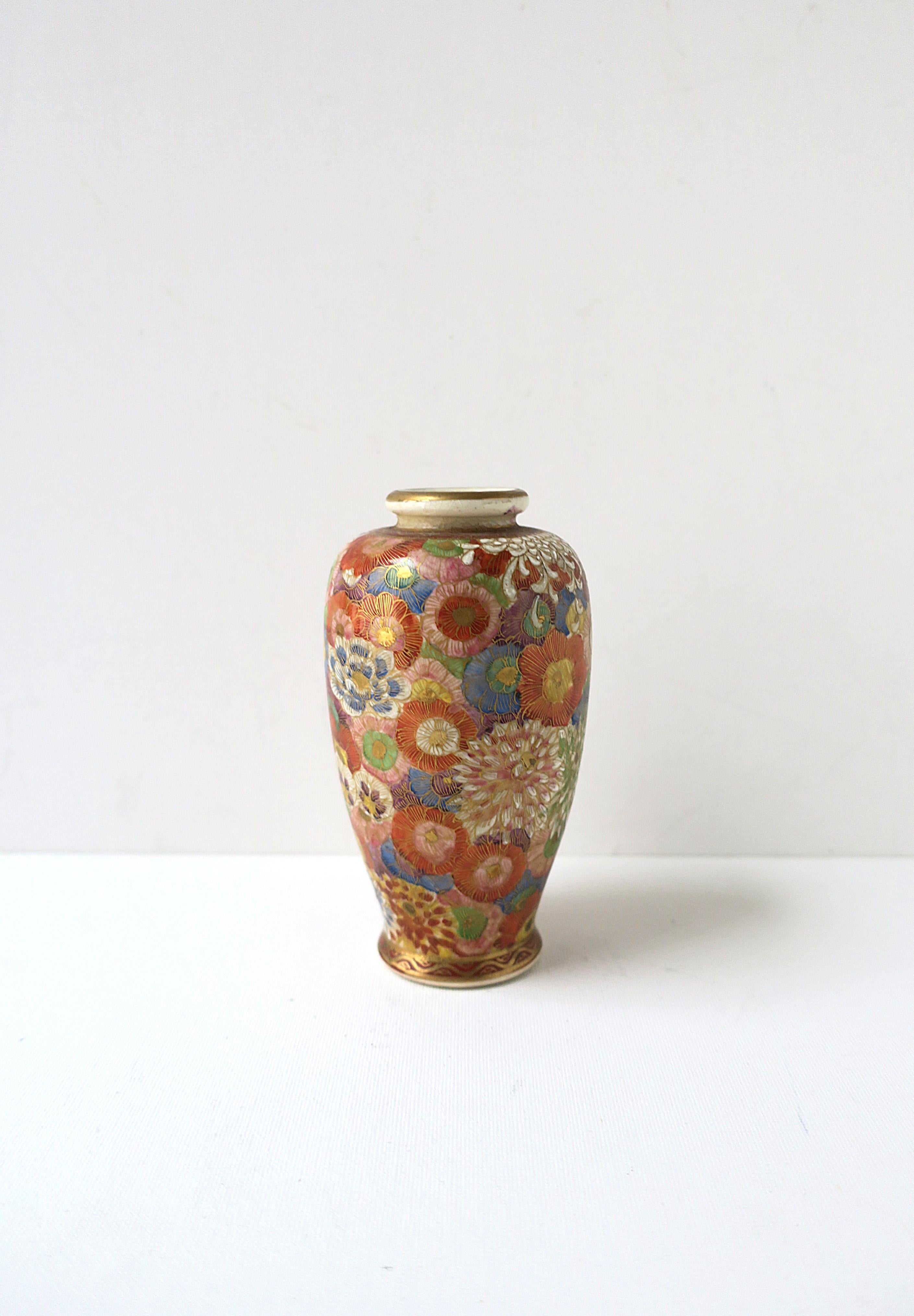 20th Century Japanese Satsuma Vase For Sale