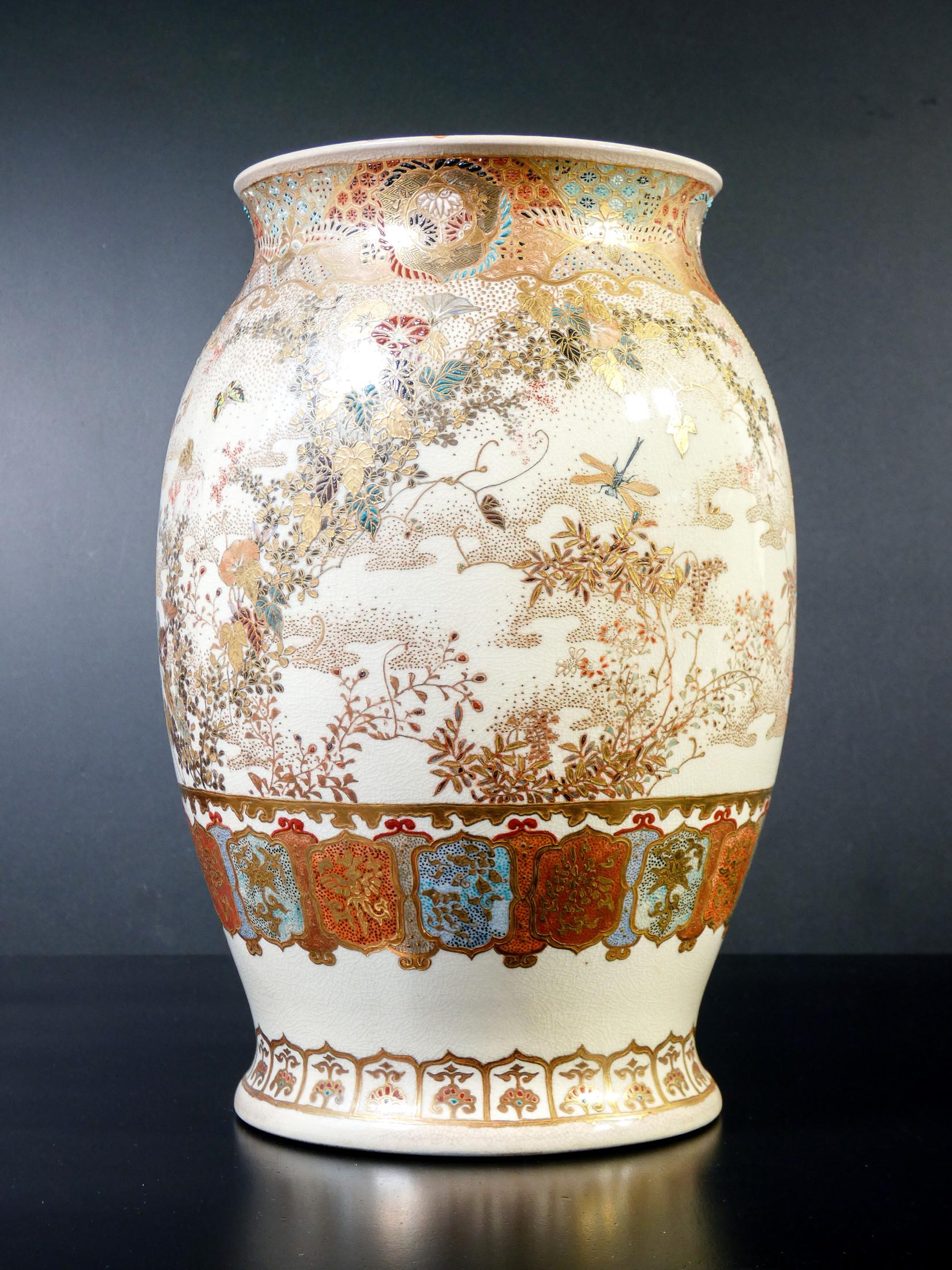 Japanese Satsuma Vase in Ceramic and Polychrome Enamel, Meiji Period 1800 In Good Condition For Sale In Torino, IT