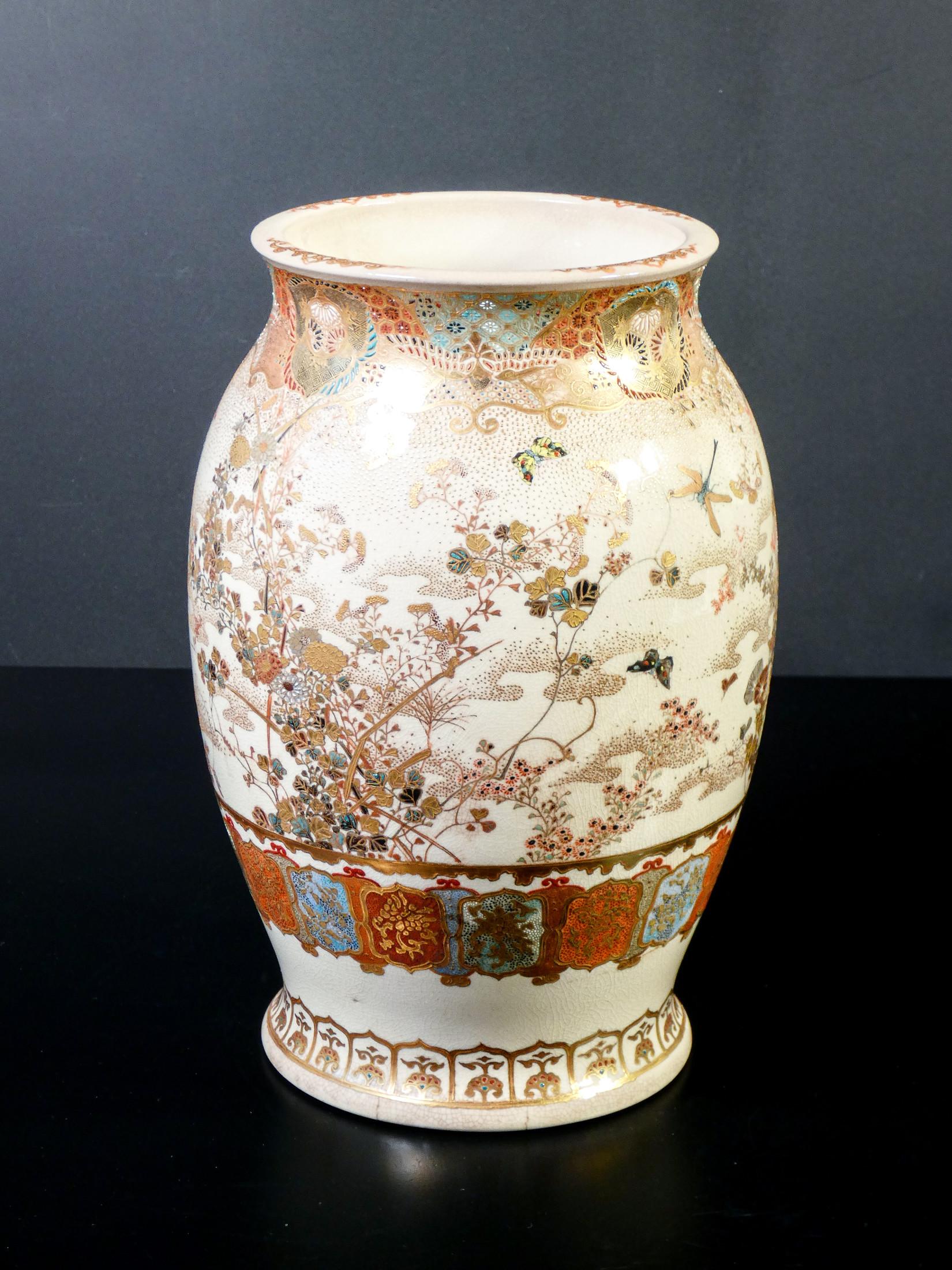 Japanese Satsuma Vase in Ceramic and Polychrome Enamel, Meiji Period 1800 For Sale 1