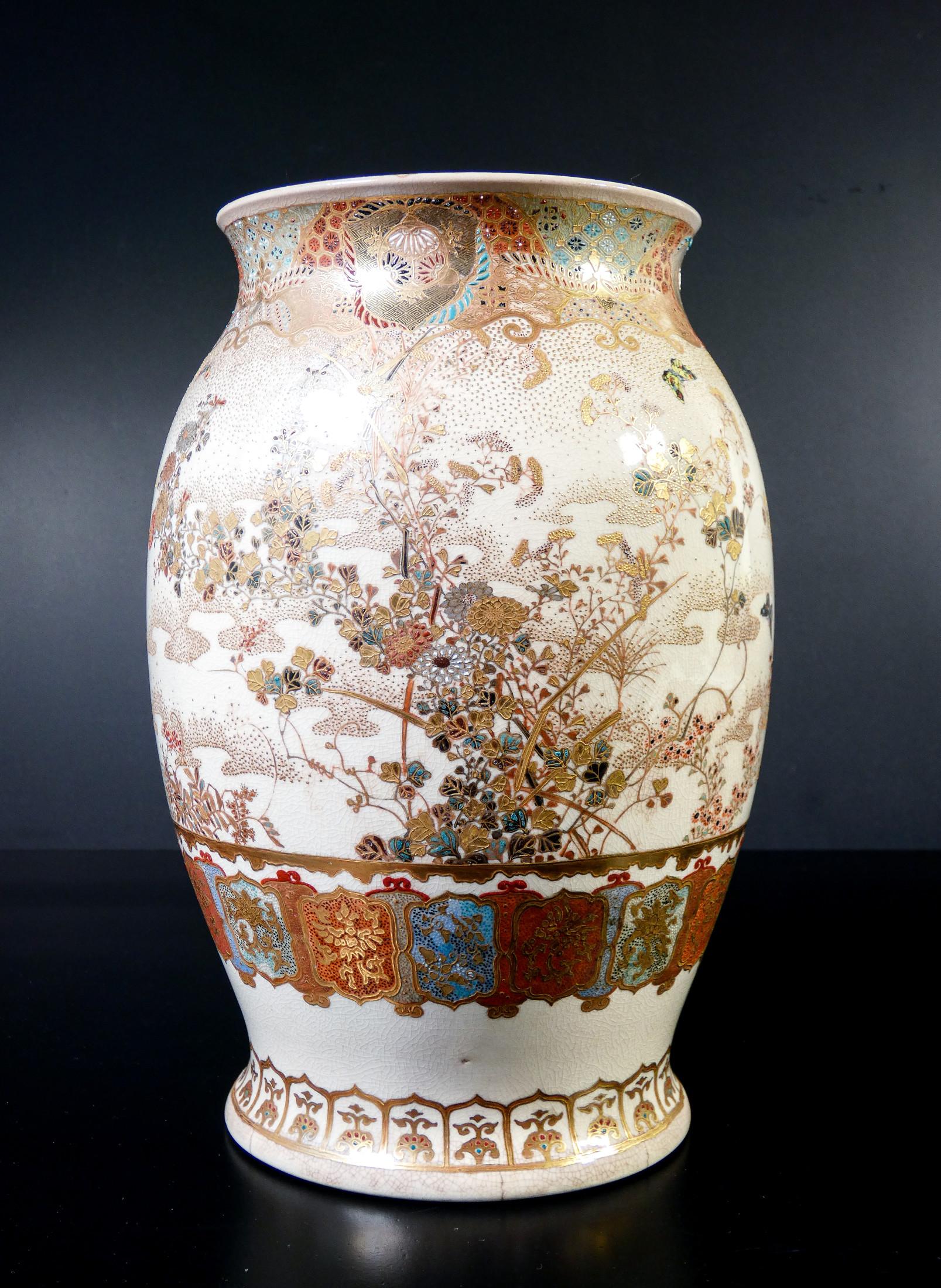 Japanese Satsuma Vase in Ceramic and Polychrome Enamel, Meiji Period 1800 For Sale 3