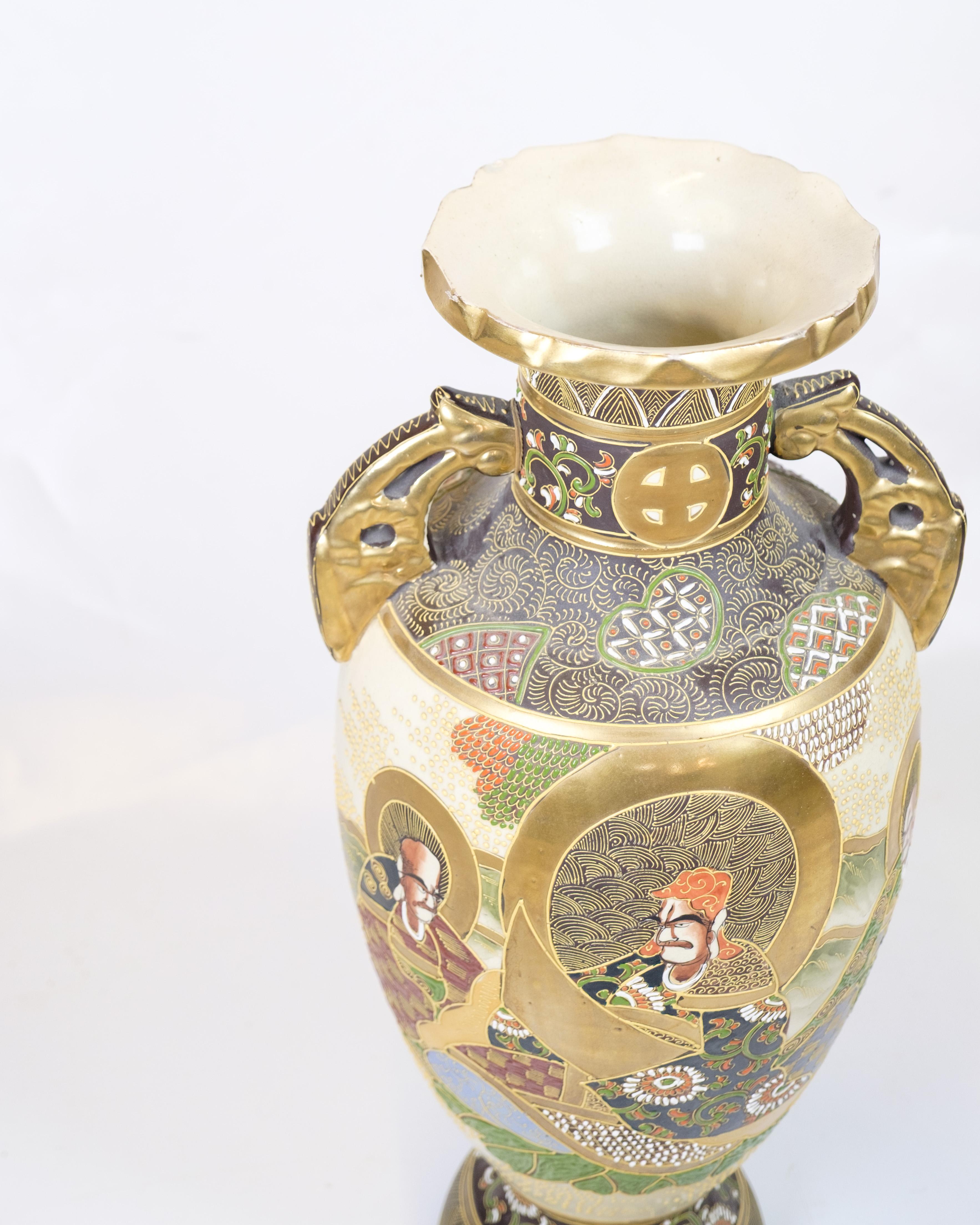 Japonais Vase japonais Satsuma à glaçure ivoire de la période Meiji en vente