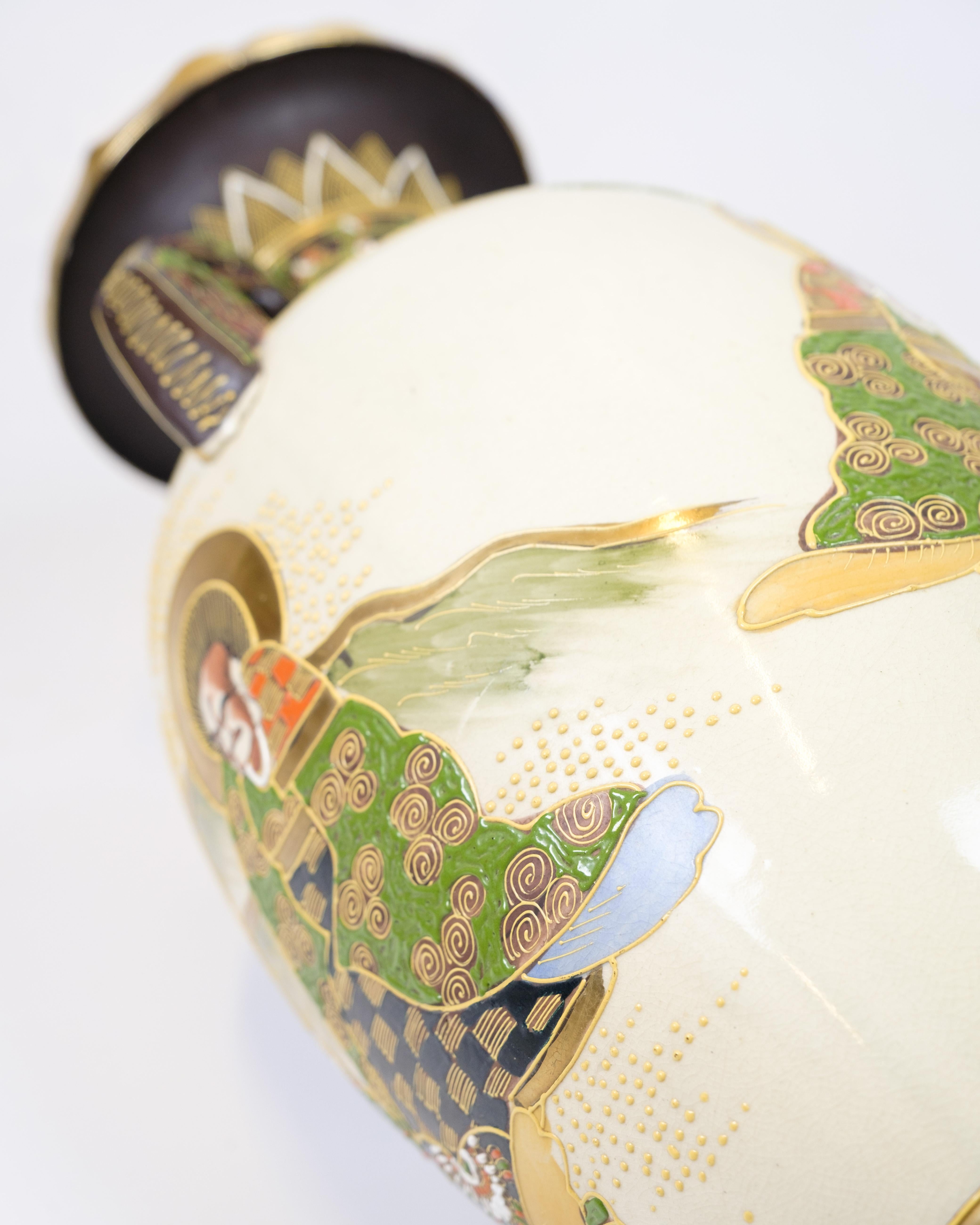 Vase japonais Satsuma à glaçure ivoire de la période Meiji en vente 2