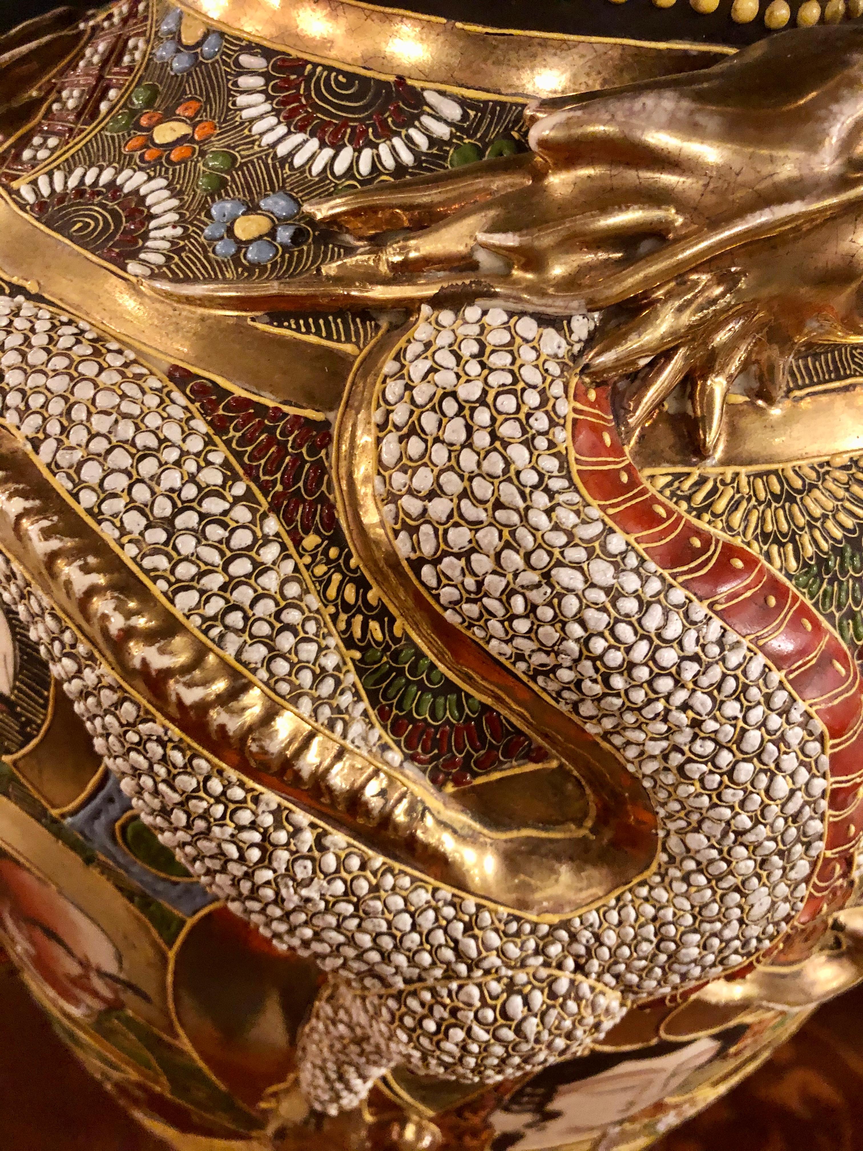 Japanese Satsuma Vase Large and Impressive Gilt Gold Dragon Decorated, Signed 3