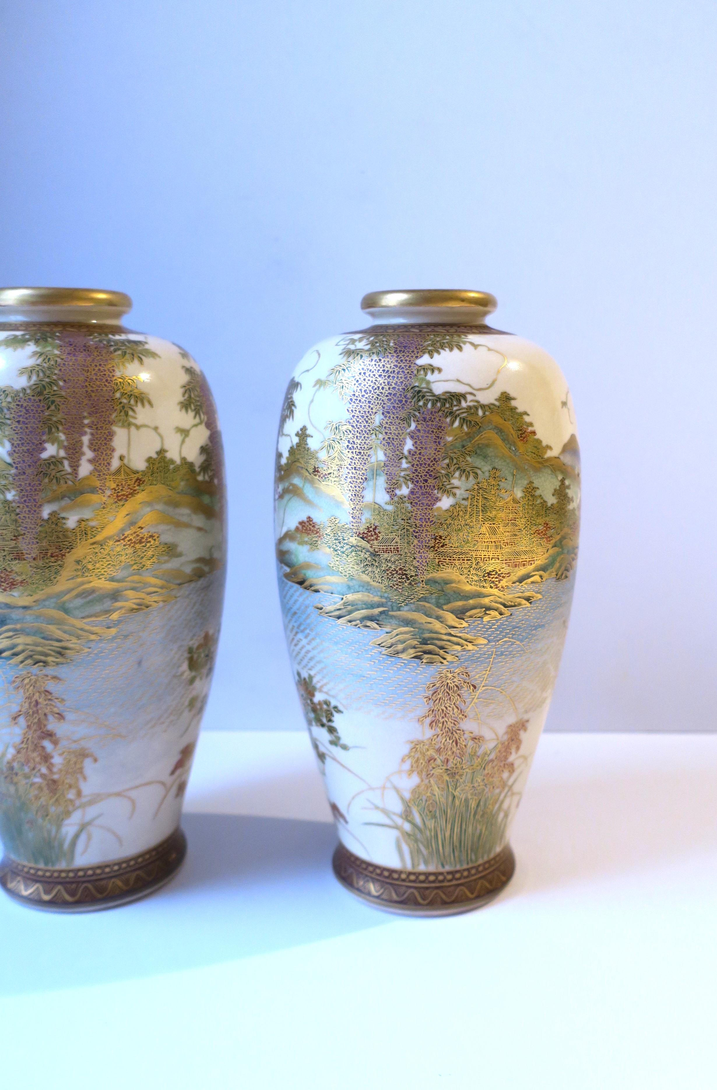 Paire de vases japonais Satsuma en vente 4