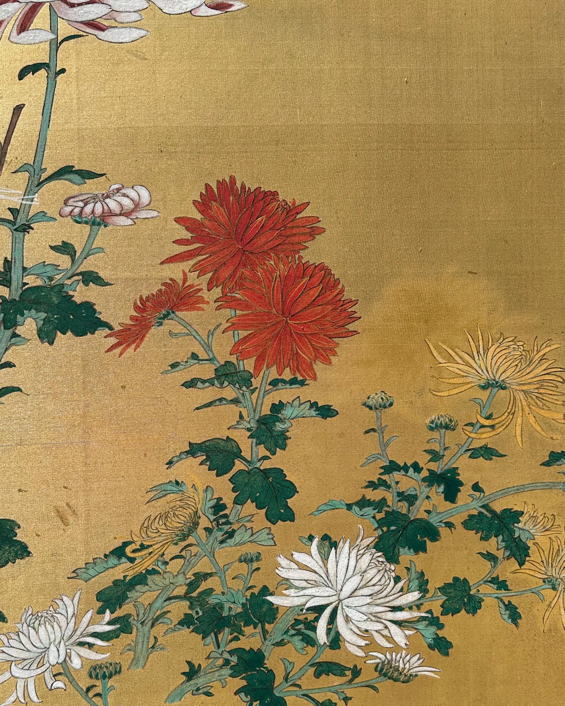 Japanese Screens: Echo of Chrysanthemums In Good Condition For Sale In Fukuoka, JP