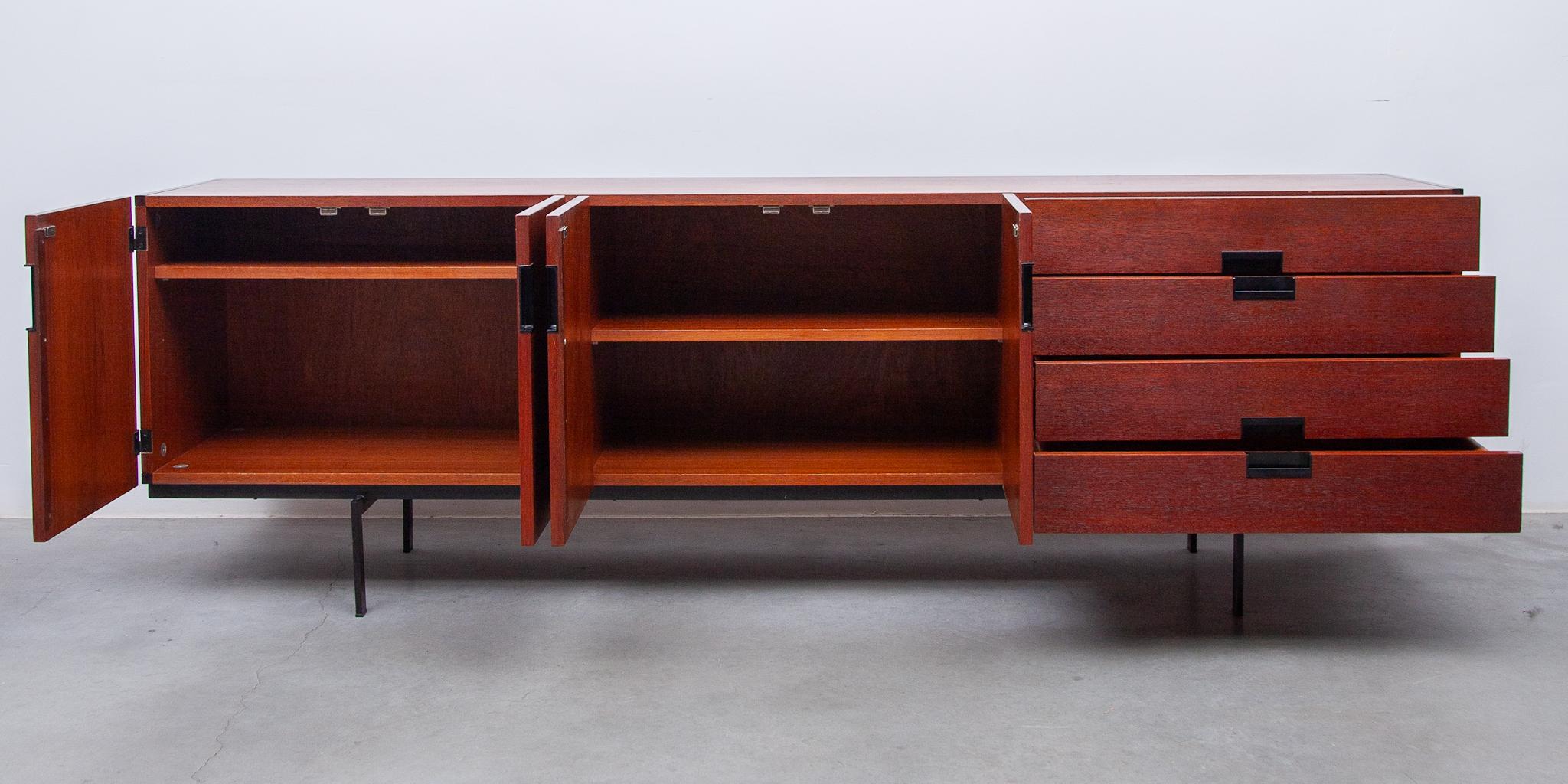 Serie japonesa DU03  Aparador de Cees Braakman para Pastoe 1958, diseño holandés Metal en venta