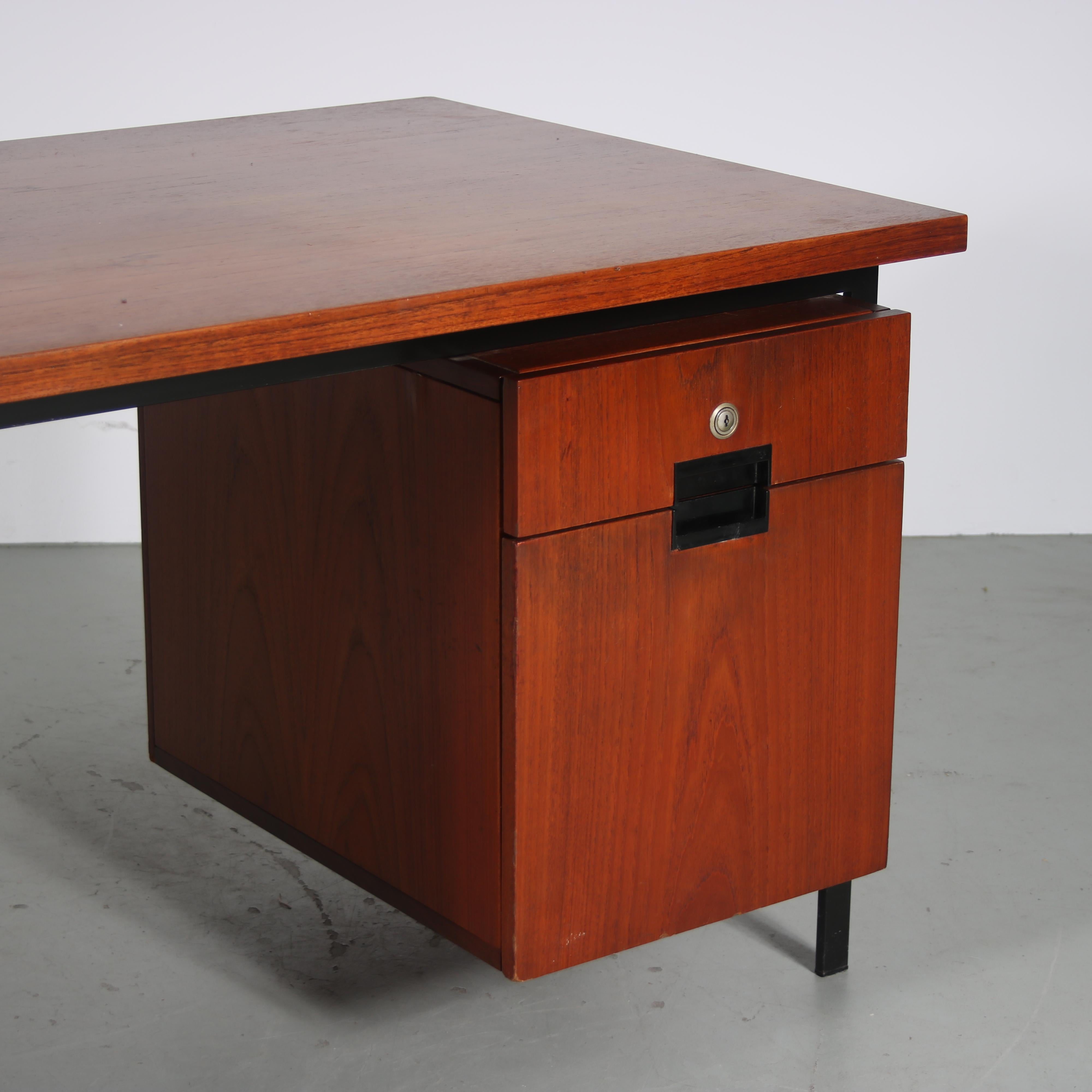 Schreibtisch aus der japanischen Serie von Cees Braakman für Pastoe, Niederlande 1960 im Zustand „Gut“ im Angebot in Amsterdam, NL