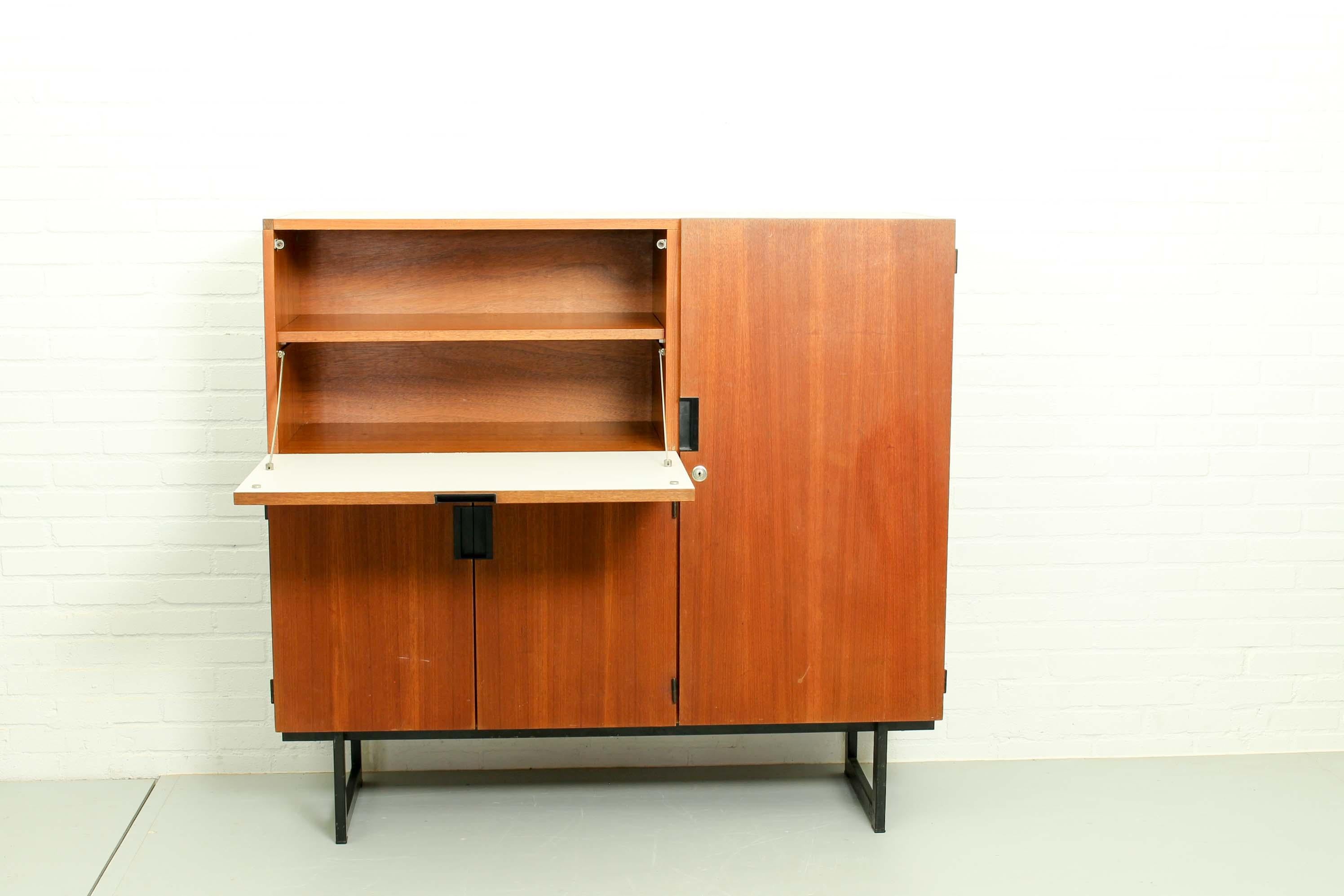 Japanese Series Highboard by Cees Braakman for Pastoe, the Netherlands, 1960s In Good Condition For Sale In Appeltern, Gelderland