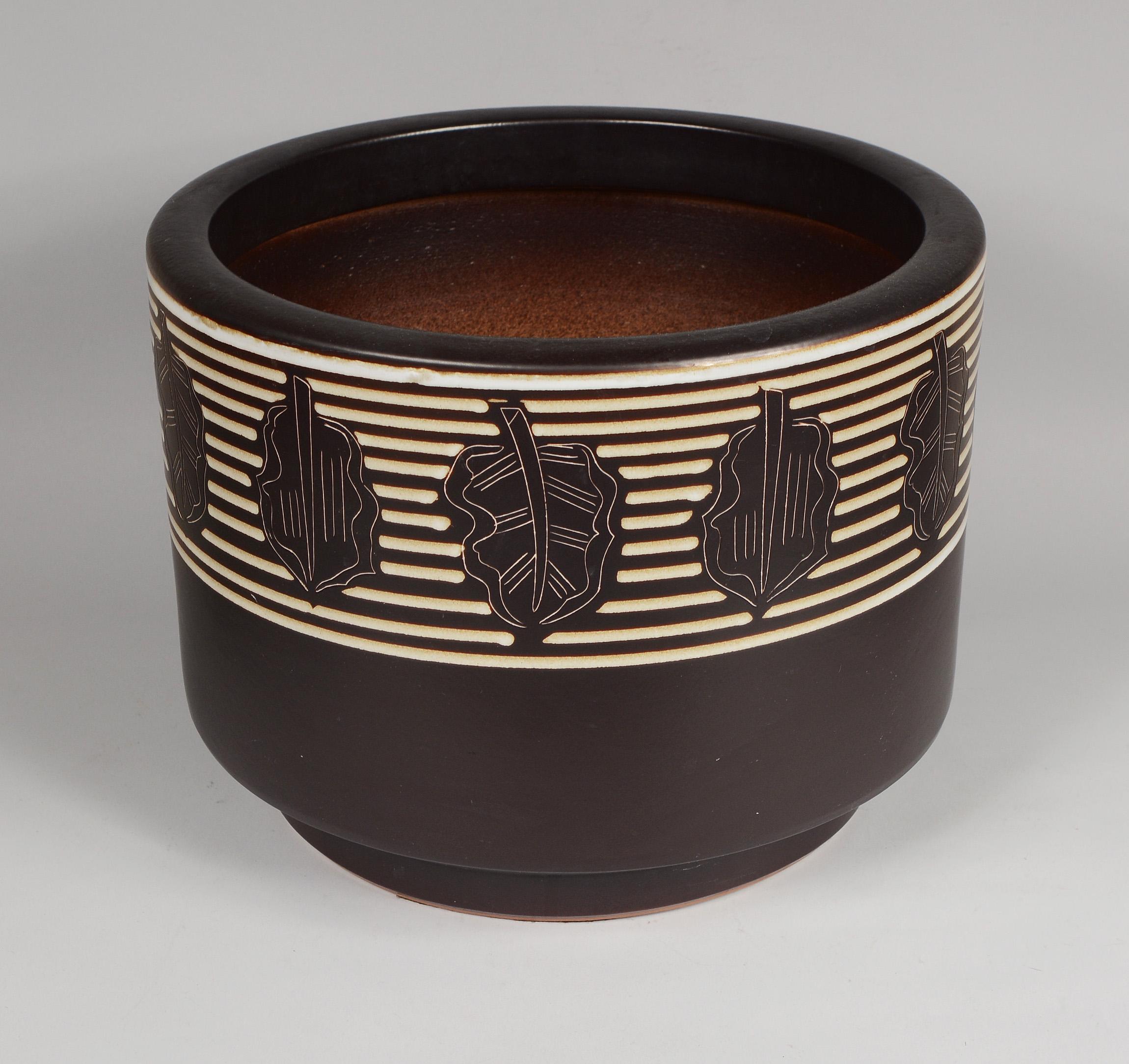 japanese sgraffito pottery