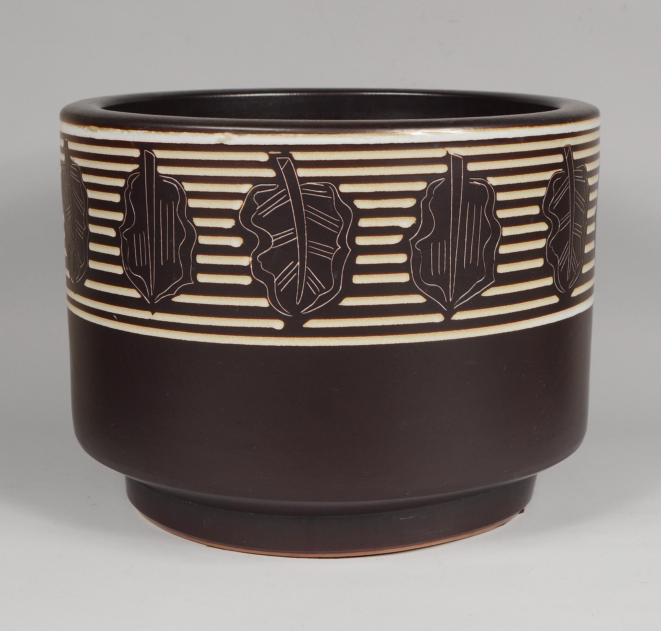 Mid-Century Modern Japanese Sgraffito Architectural Pottery Planter Midcentury